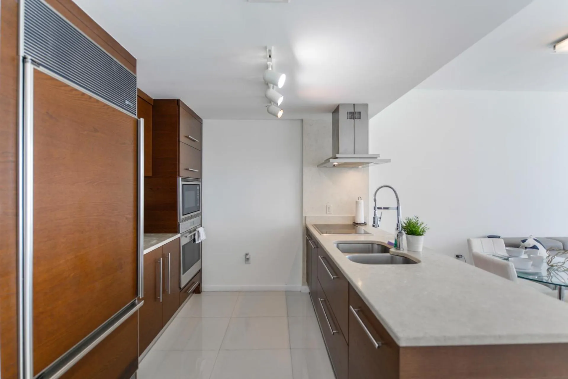 Kitchen or kitchenette in ICON Brickell residences