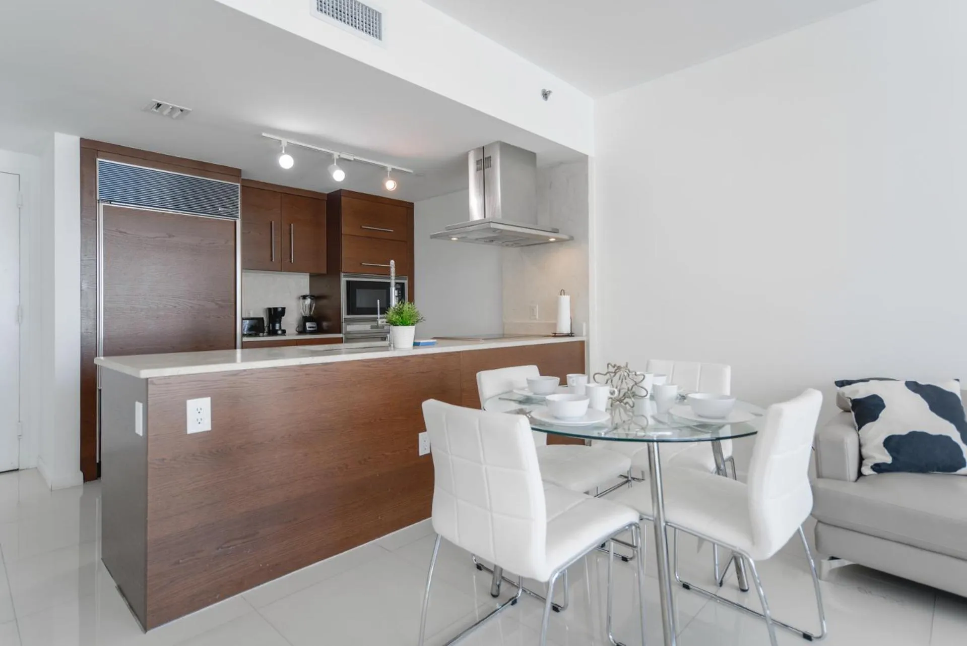 Kitchen or kitchenette in ICON Brickell residences