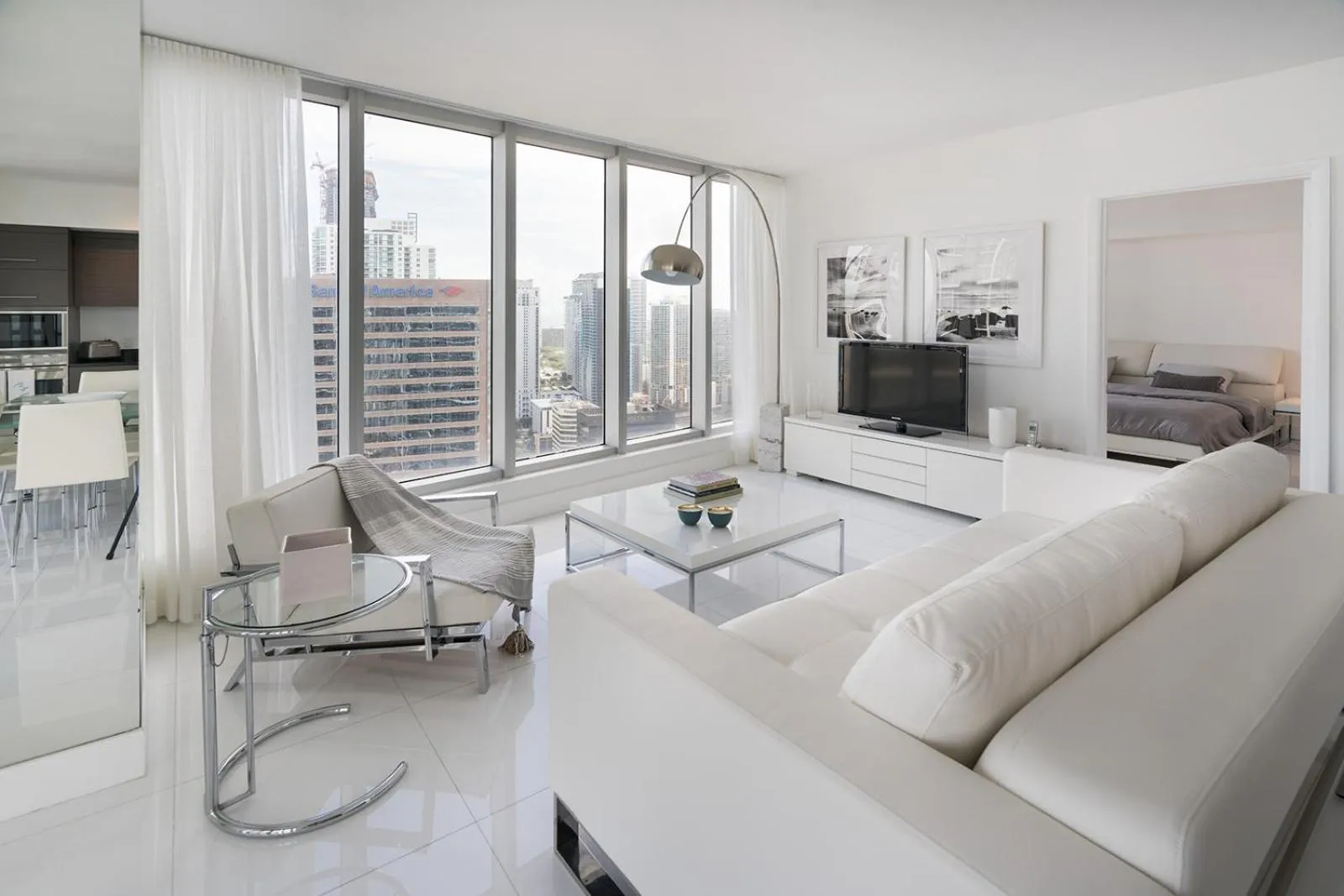 TV and multimedia in ICON Brickell residences