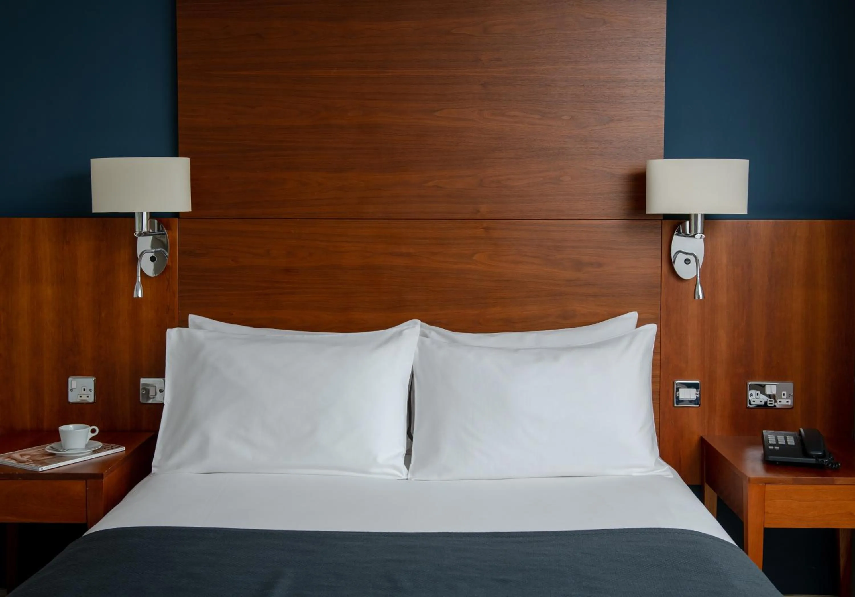 Bedroom, Bed in Thorpe Park Hotel and Spa