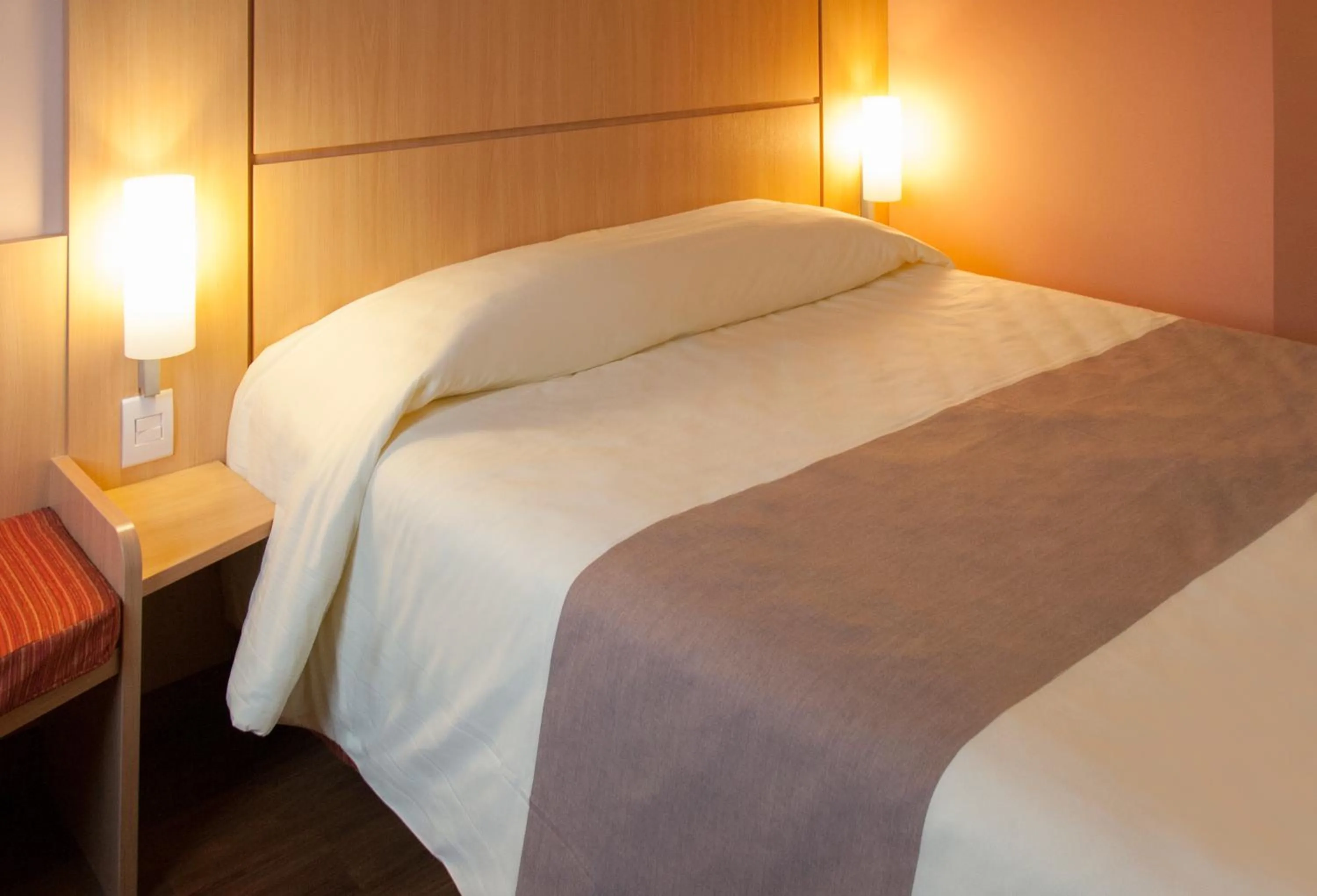 Bed in Ibis San Luis Potosi