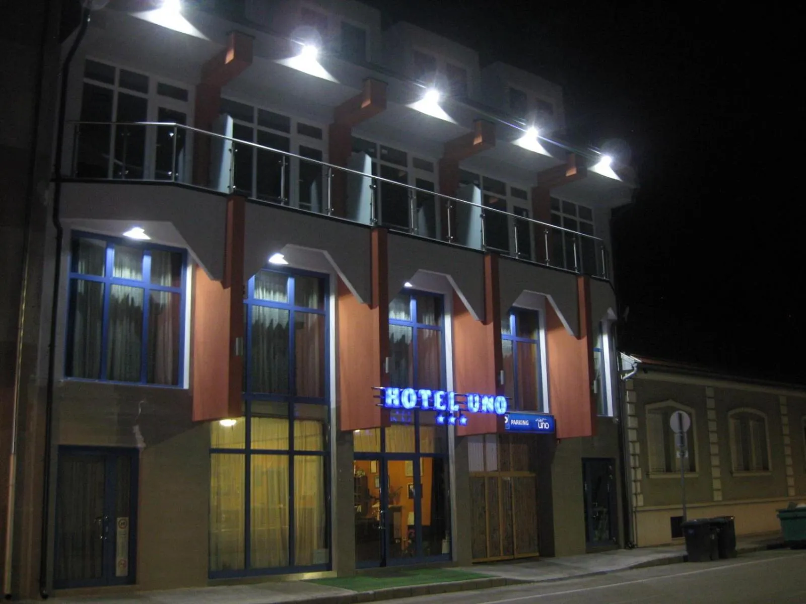 Facade/entrance in Hotel Uno