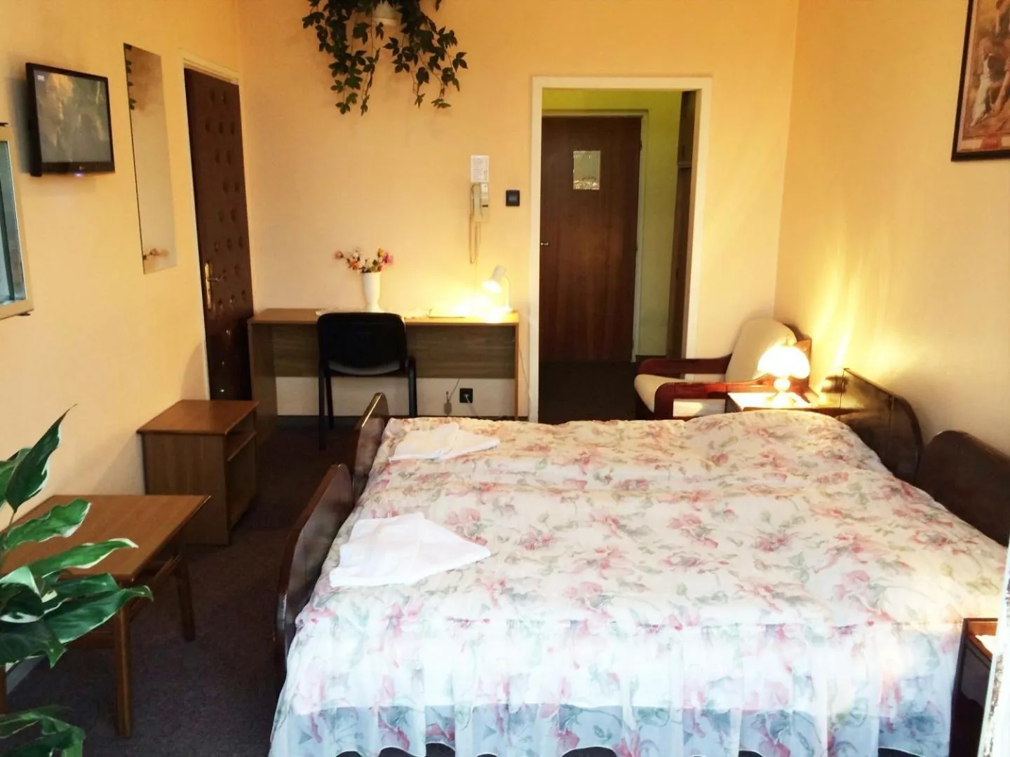 Photo of the whole room, Bed in Hotel Uno