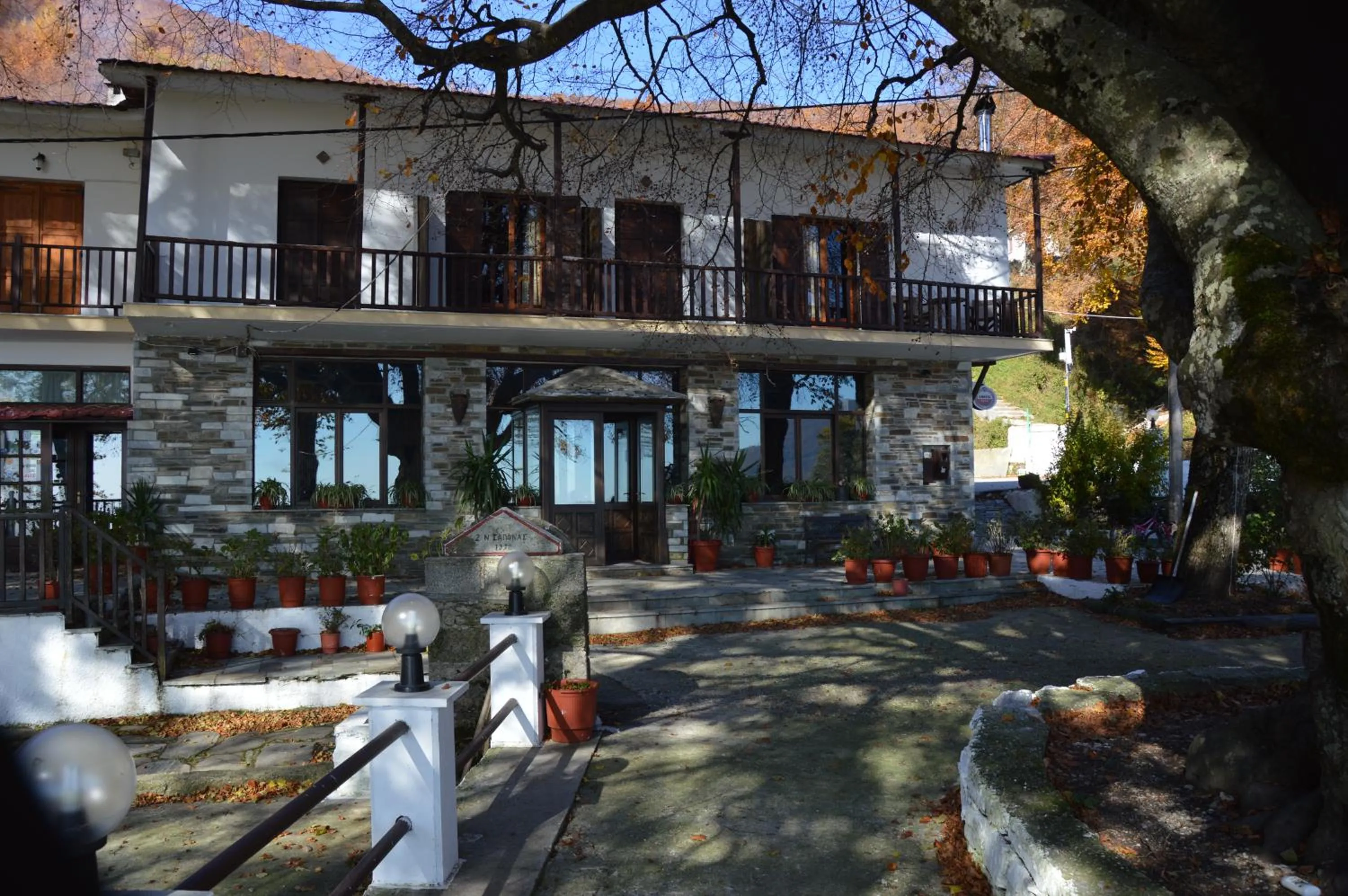Facade/entrance in Hotel Hani Zisi