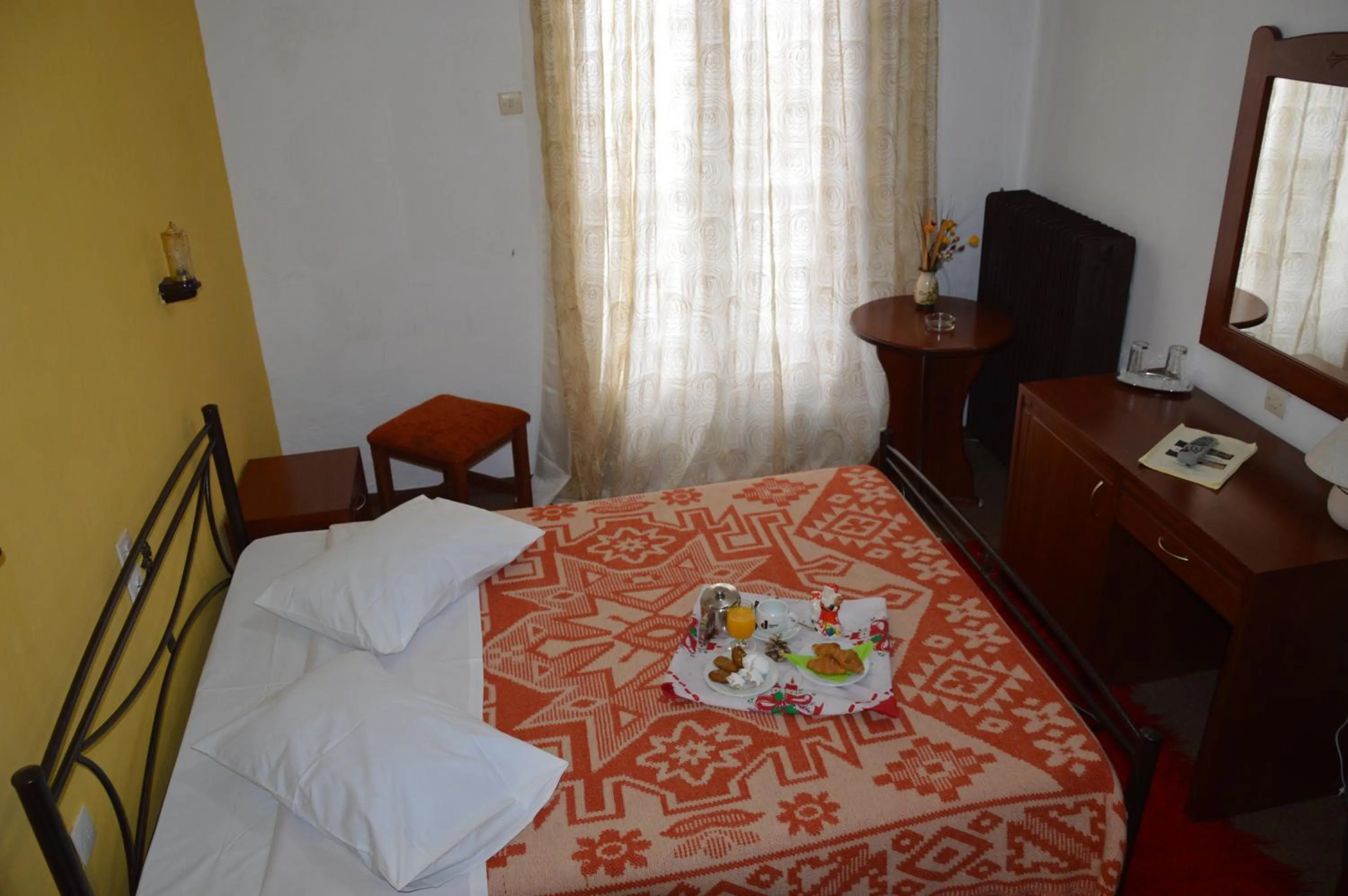 Bed in Hotel Hani Zisi
