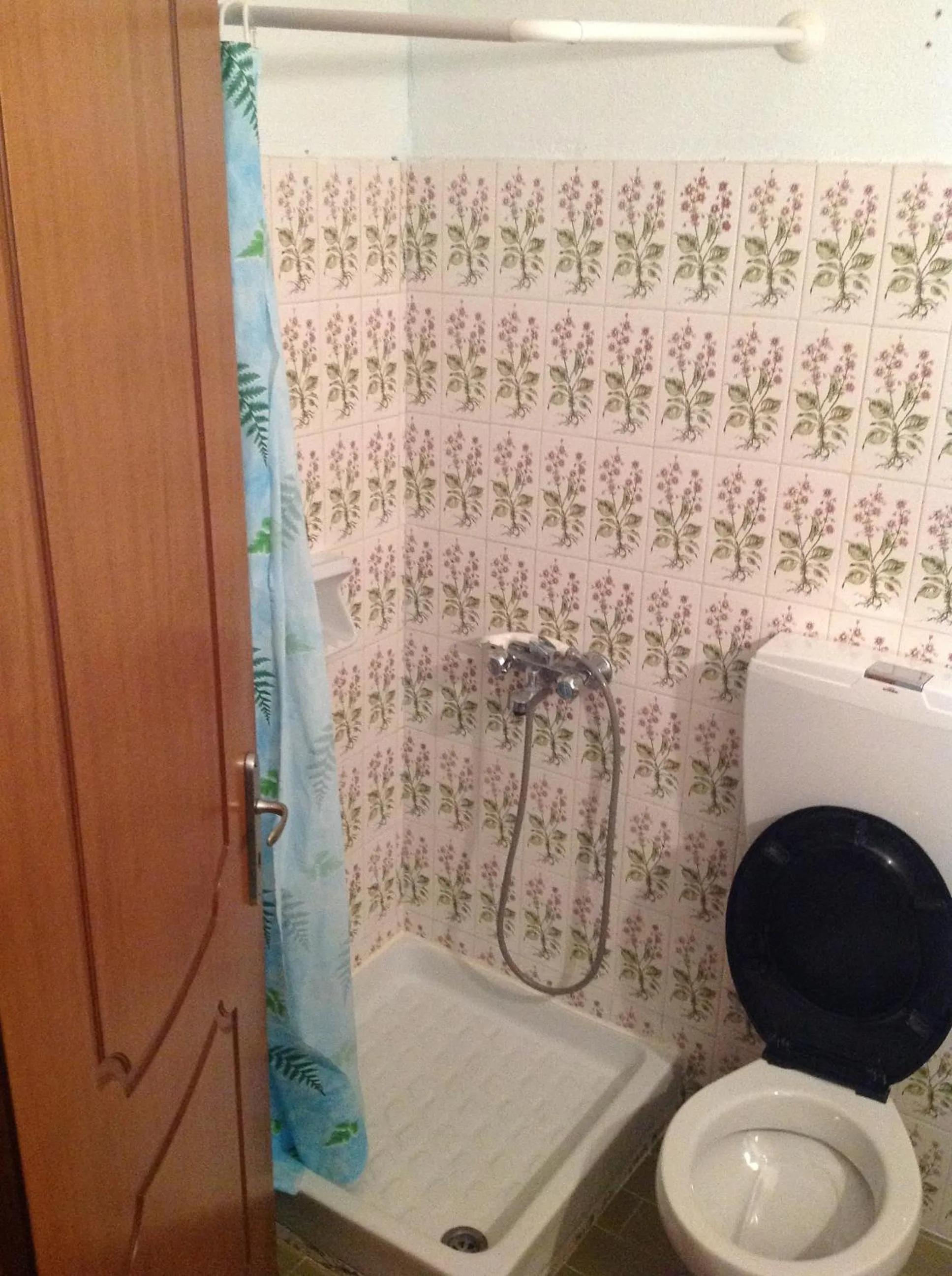 Bathroom in Hotel Hani Zisi