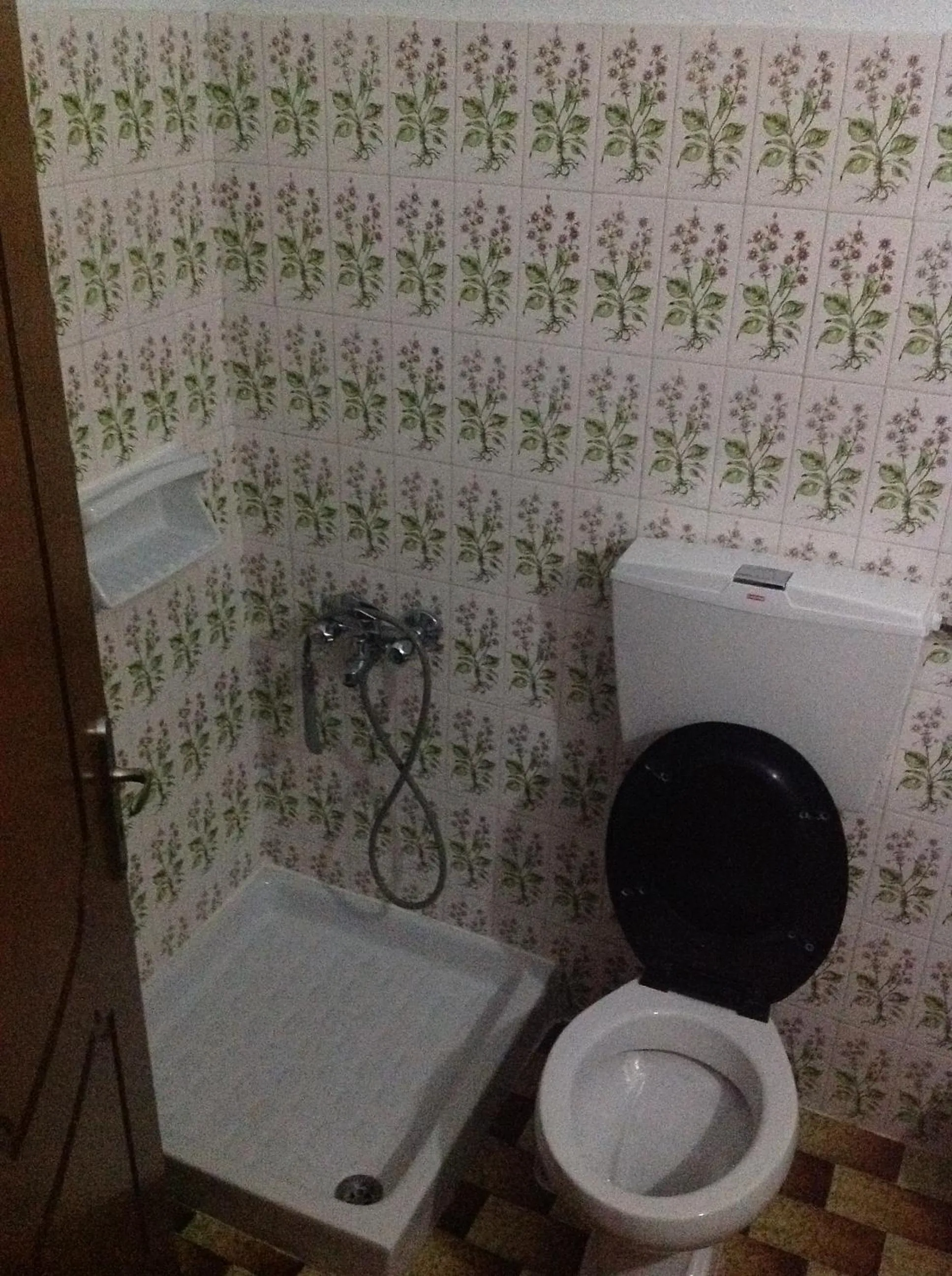 Bathroom in Hotel Hani Zisi