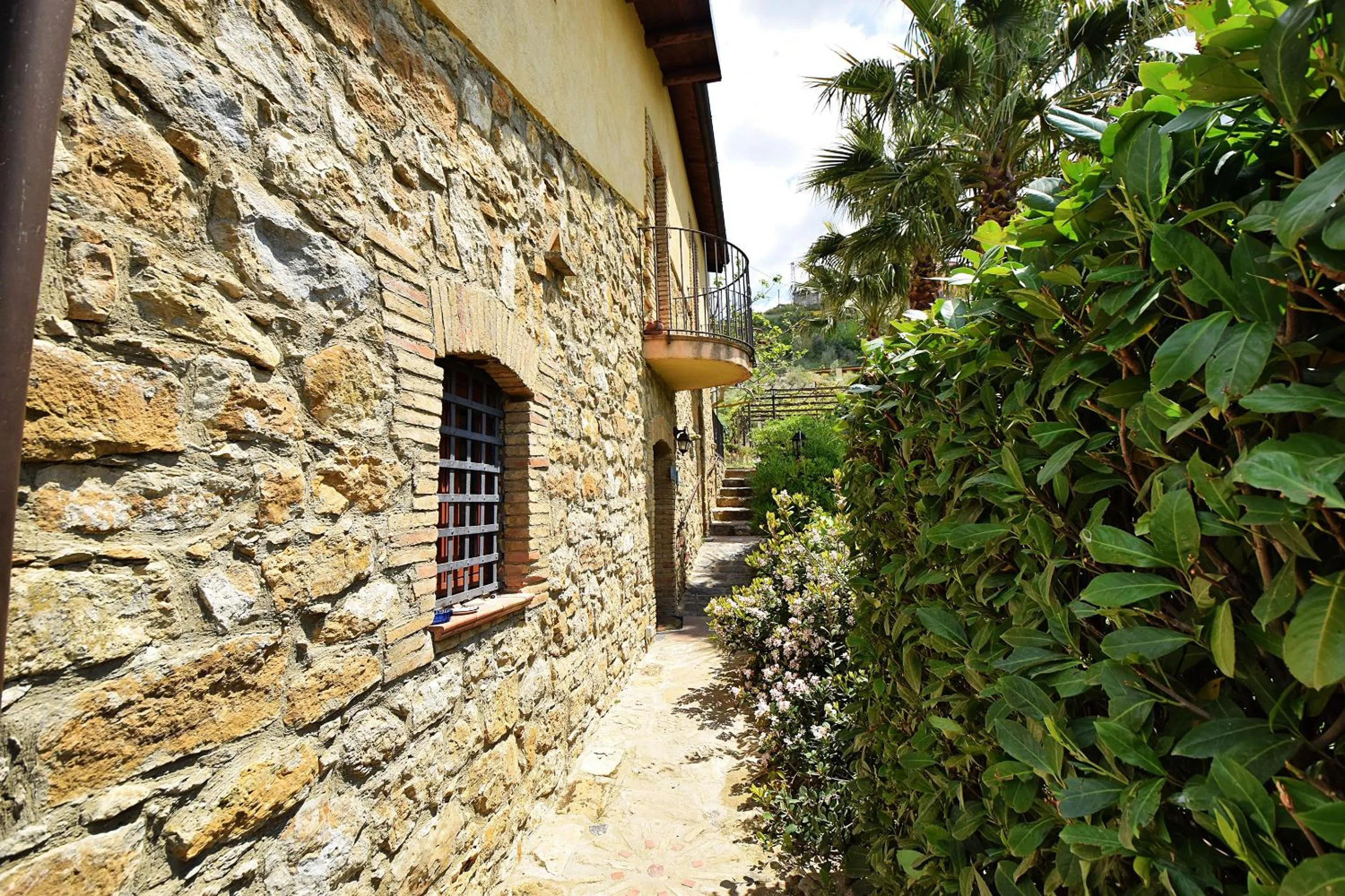 Facade/entrance in Giucalem La Casa Negli Orti