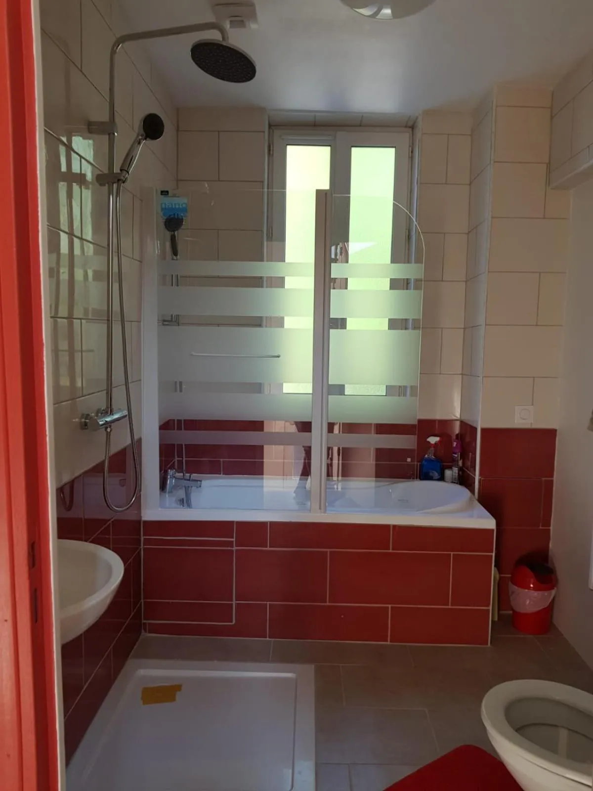 Shower in Hameau des Essarts