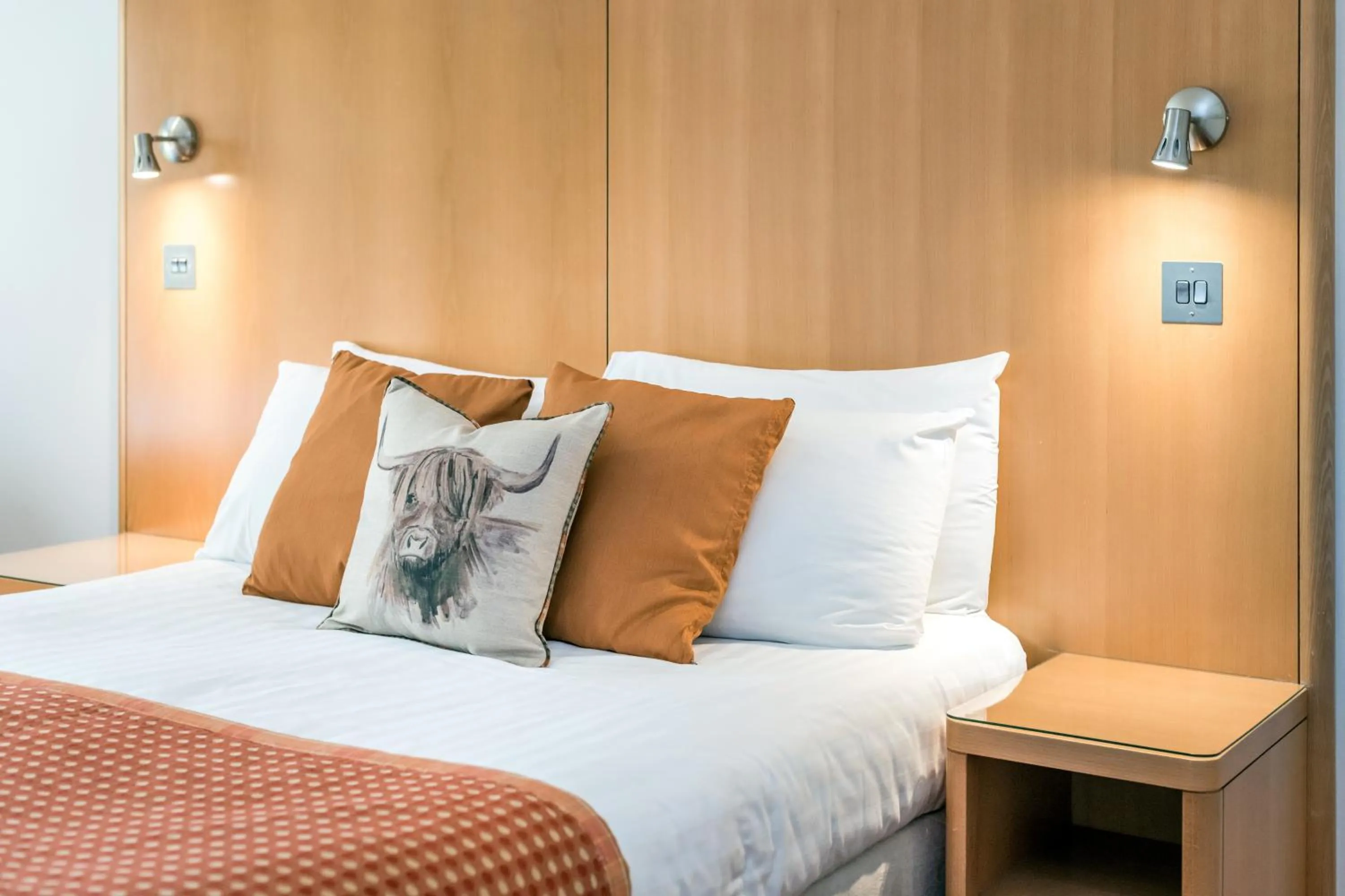 Bedroom, Bed in High Range Lodge Hotel