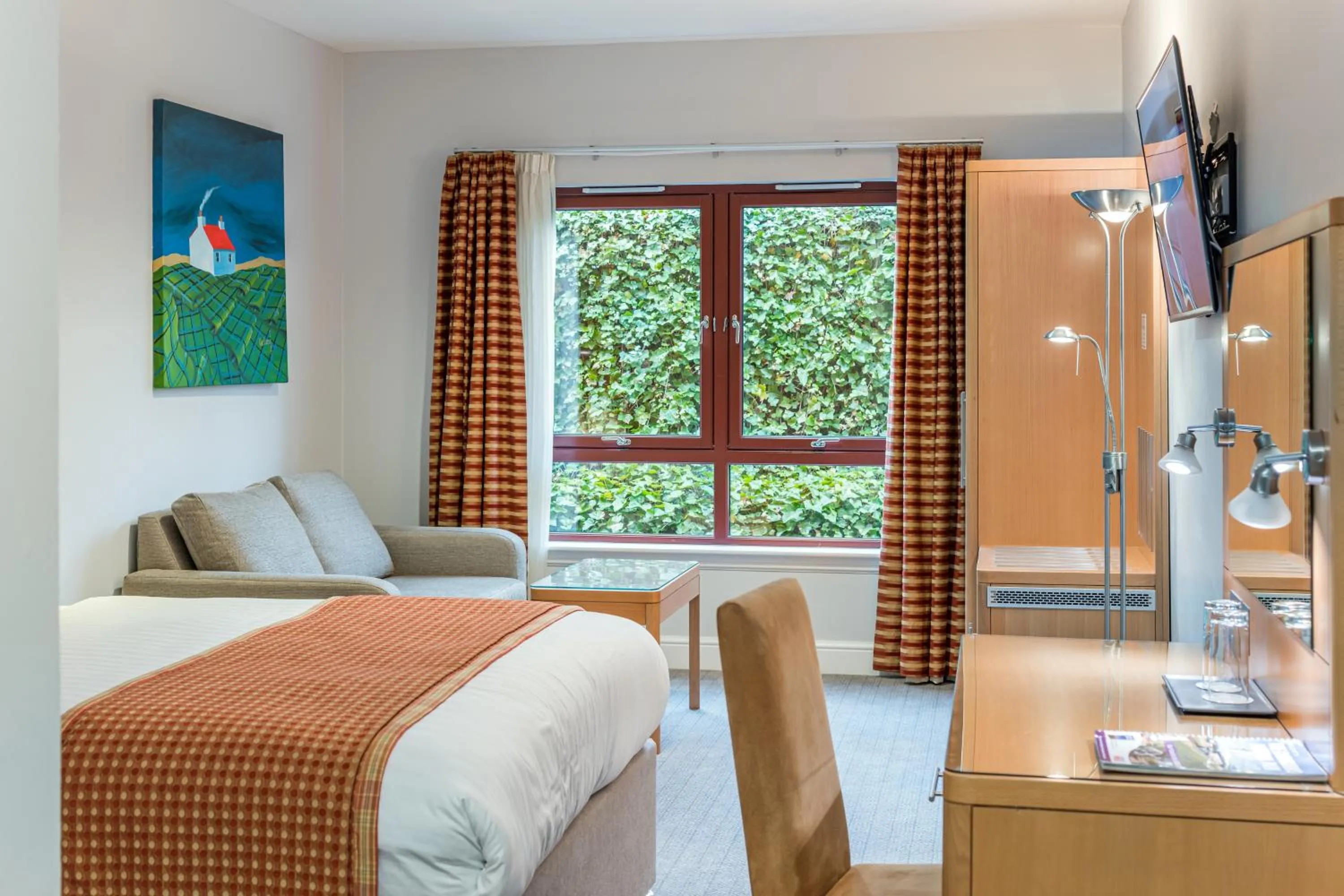 Bedroom, Bed in High Range Lodge Hotel