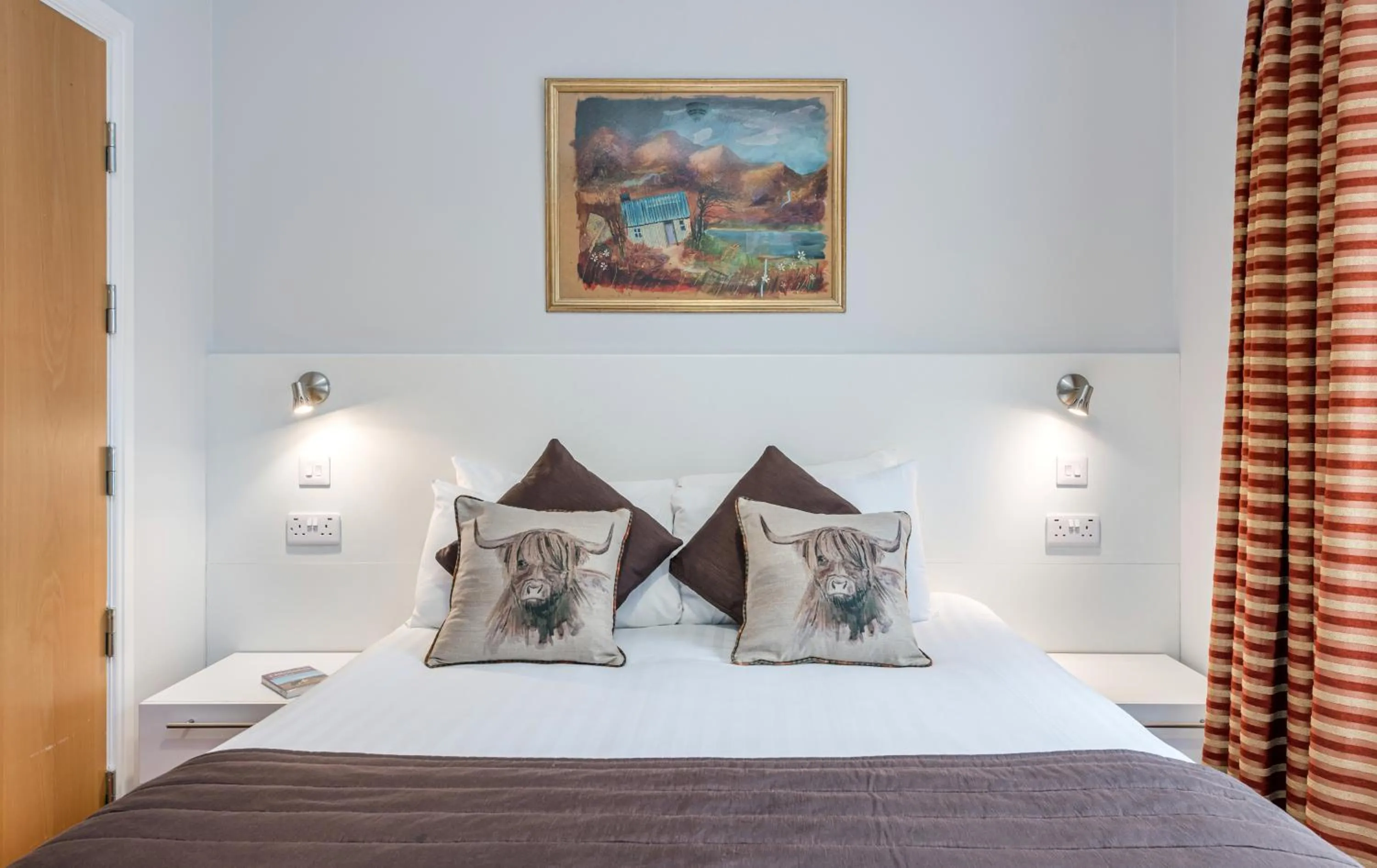 Bedroom, Bed in High Range Lodge Hotel