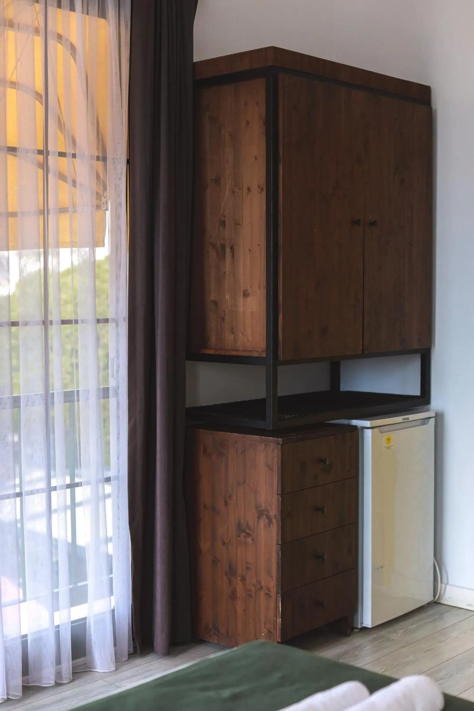 wardrobe in Limon Inn Hotel, Taşucu