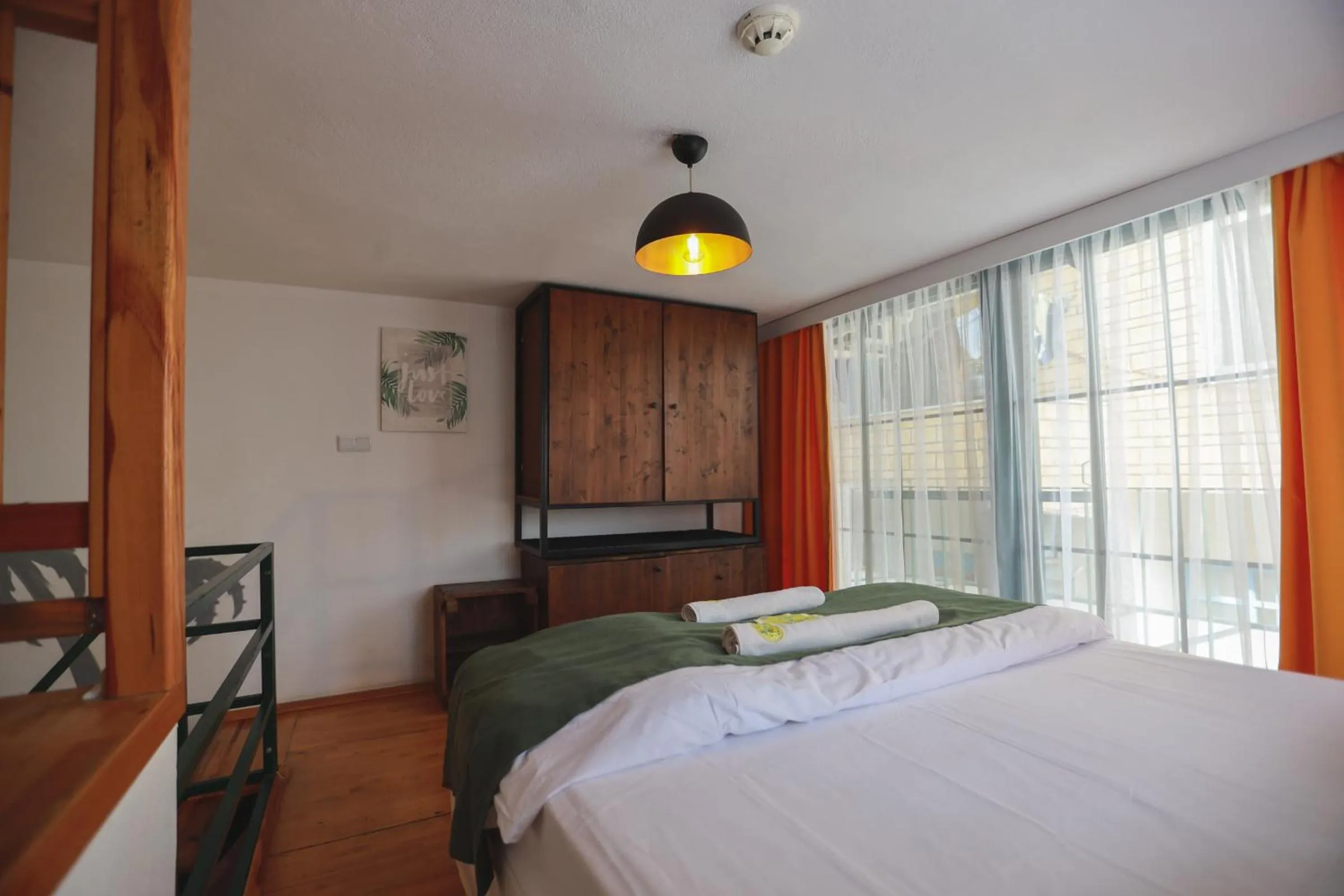 Bedroom, Bed in Limon Inn Hotel, Taşucu