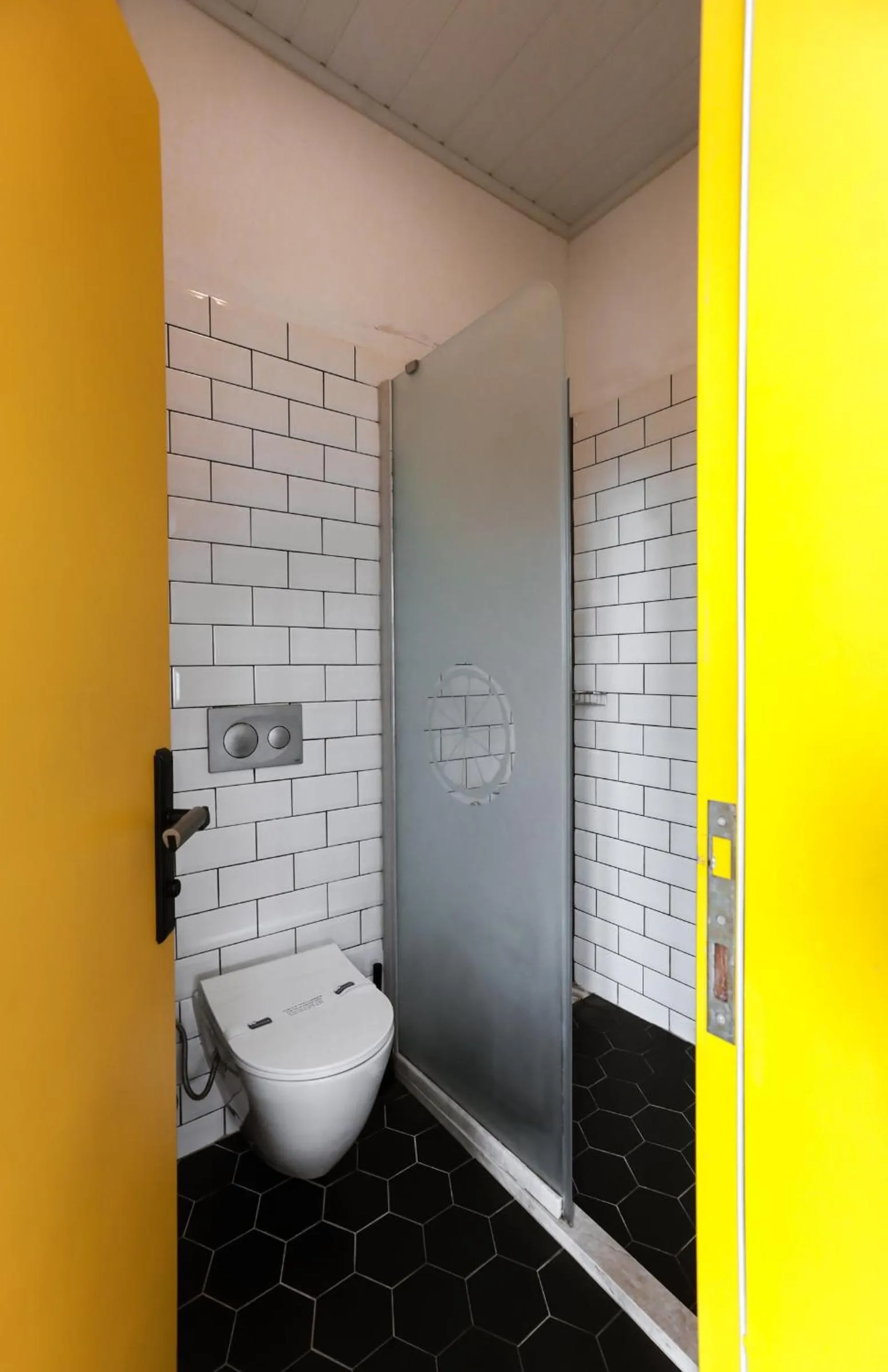 Shower in Limon Inn Hotel, Taşucu