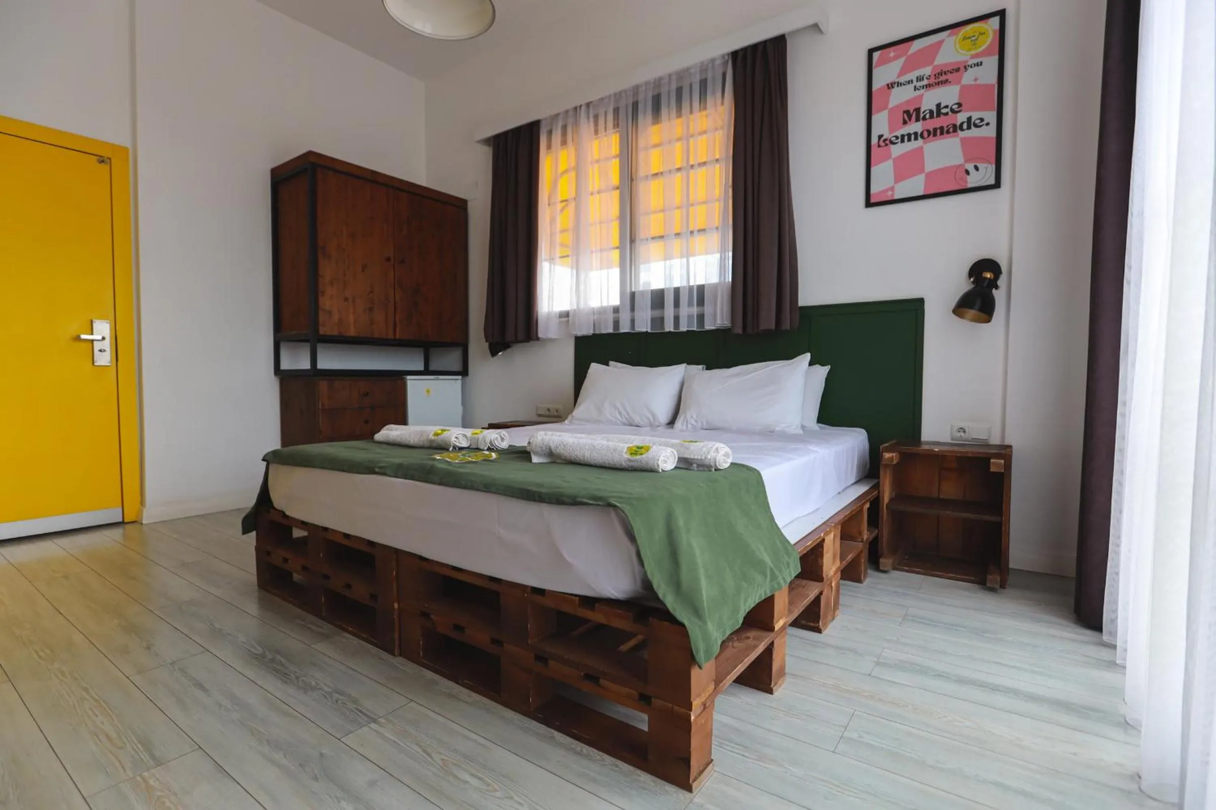 Photo of the whole room, Bed in Limon Inn Hotel, Taşucu