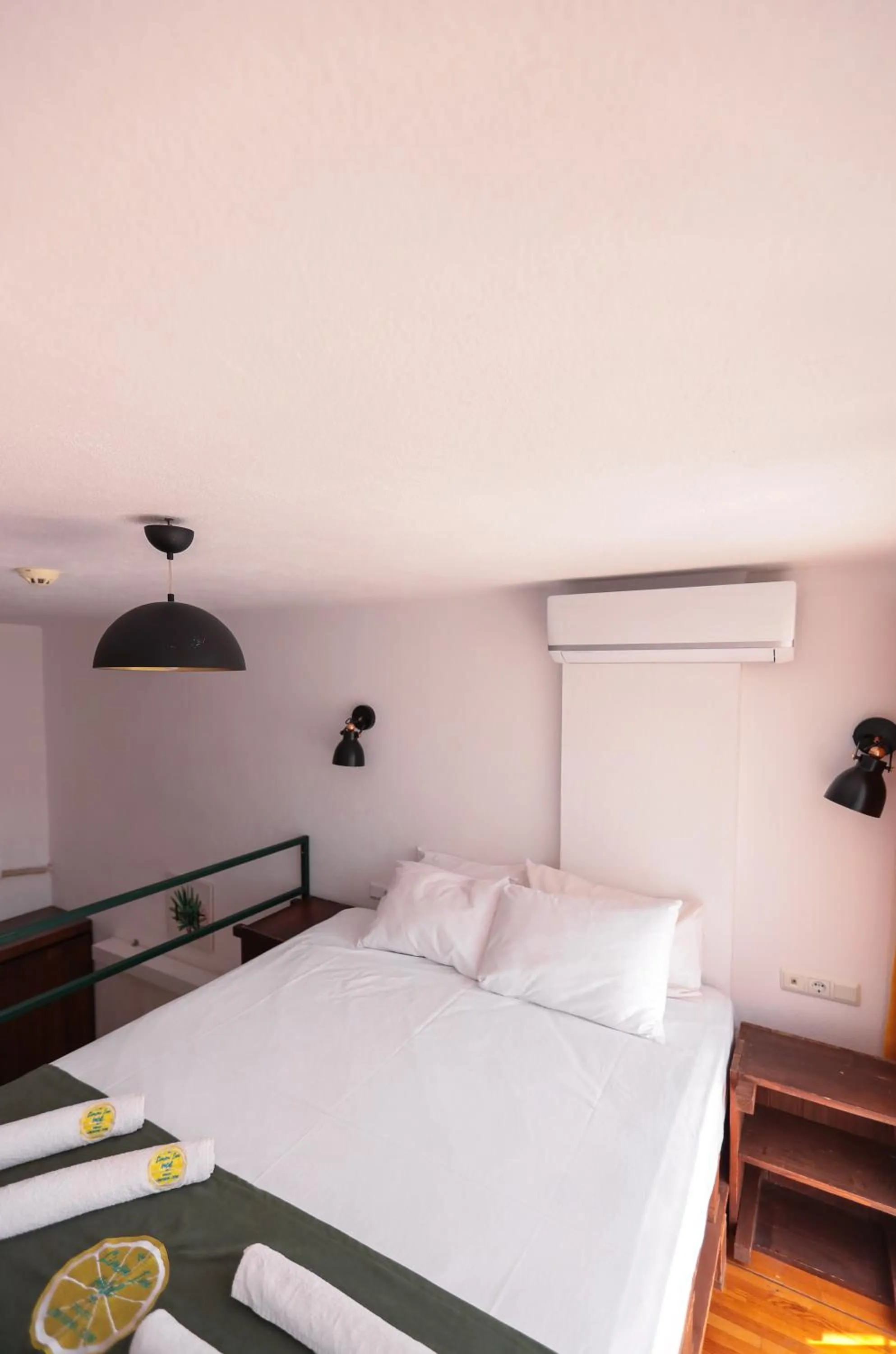 Bedroom, Bed in Limon Inn Hotel, Taşucu