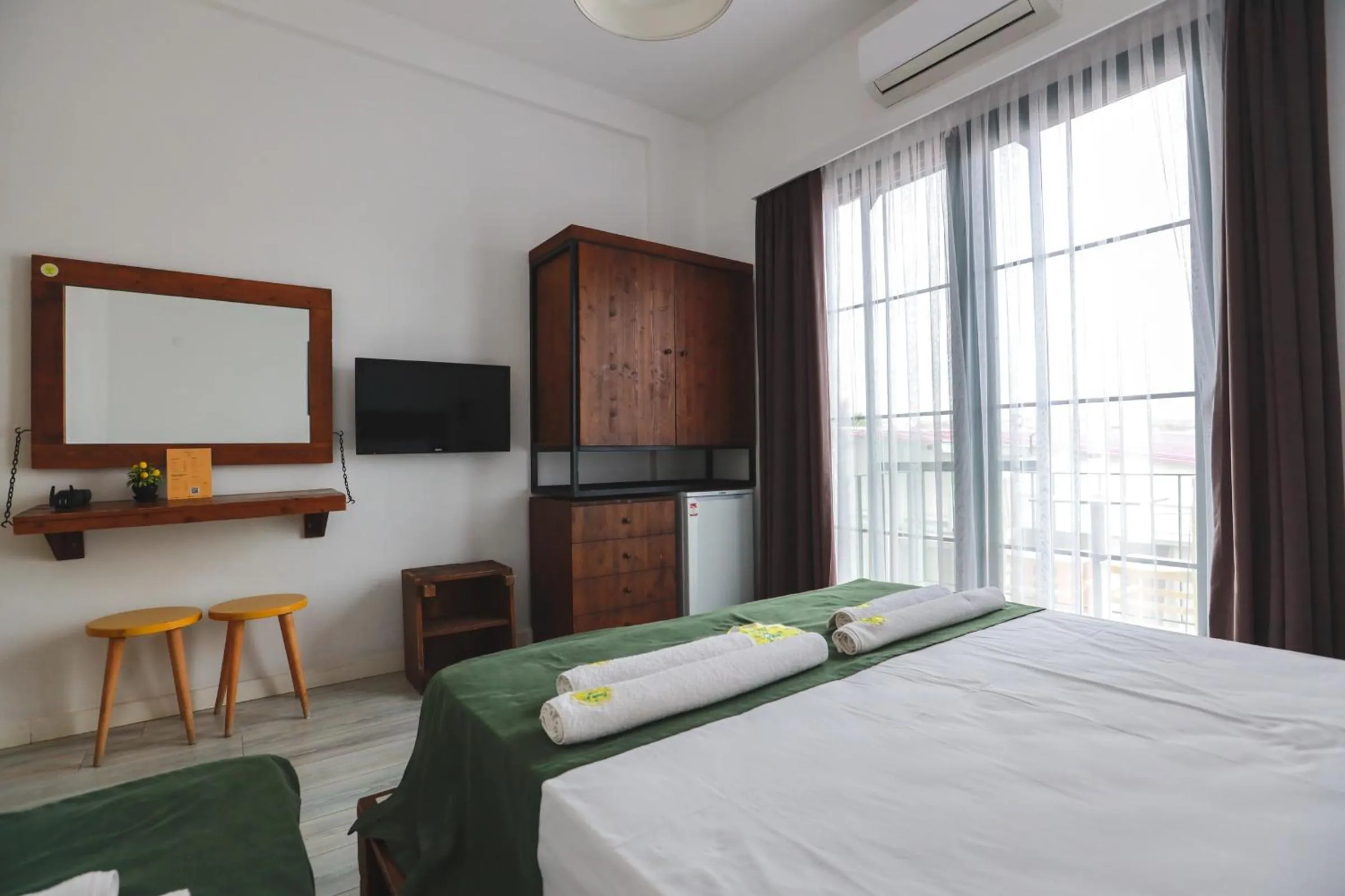 Photo of the whole room, Bed in Limon Inn Hotel, Taşucu