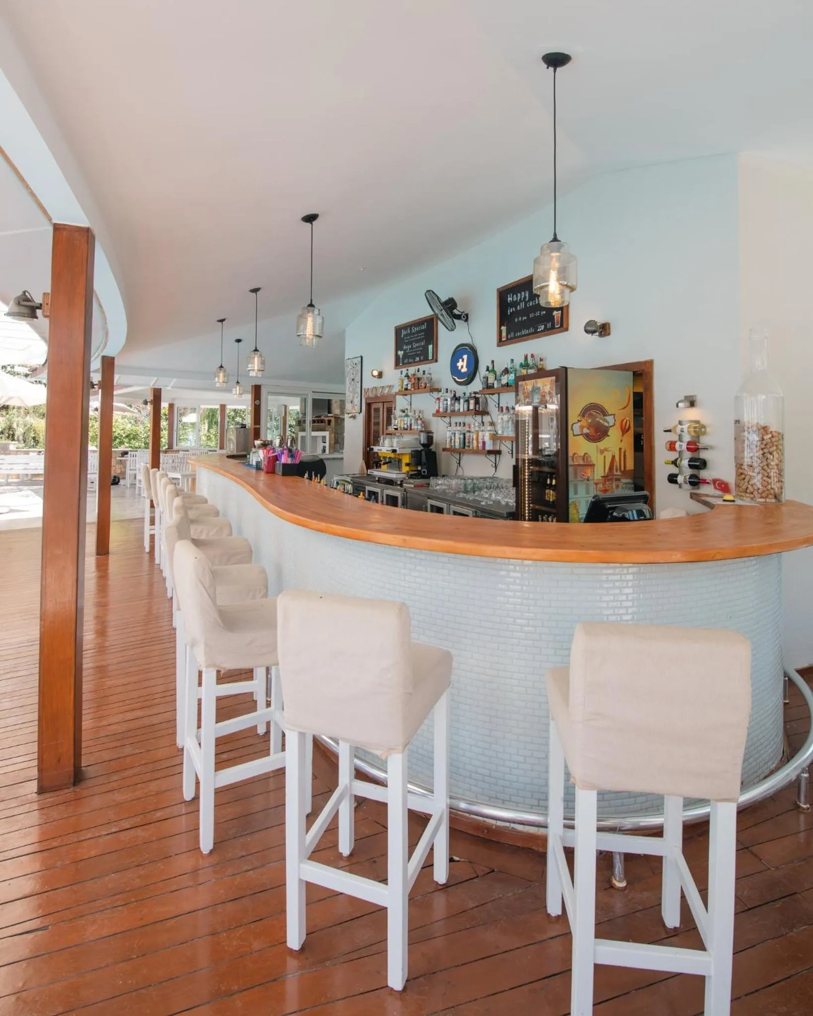 Restaurant/places to eat in Mozaik Hotel