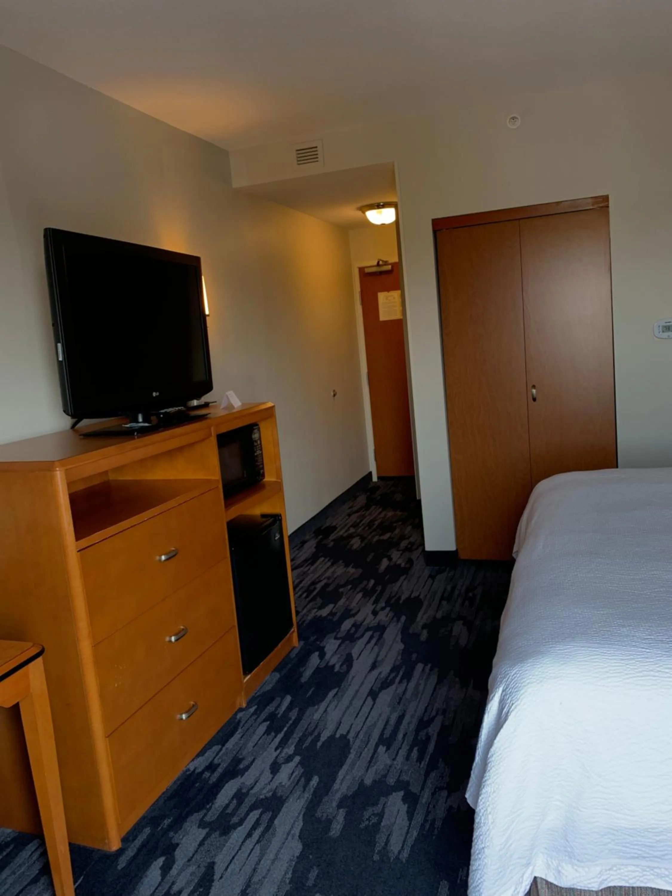 Bed in Fairfield Inn & Suites by Marriott Marietta