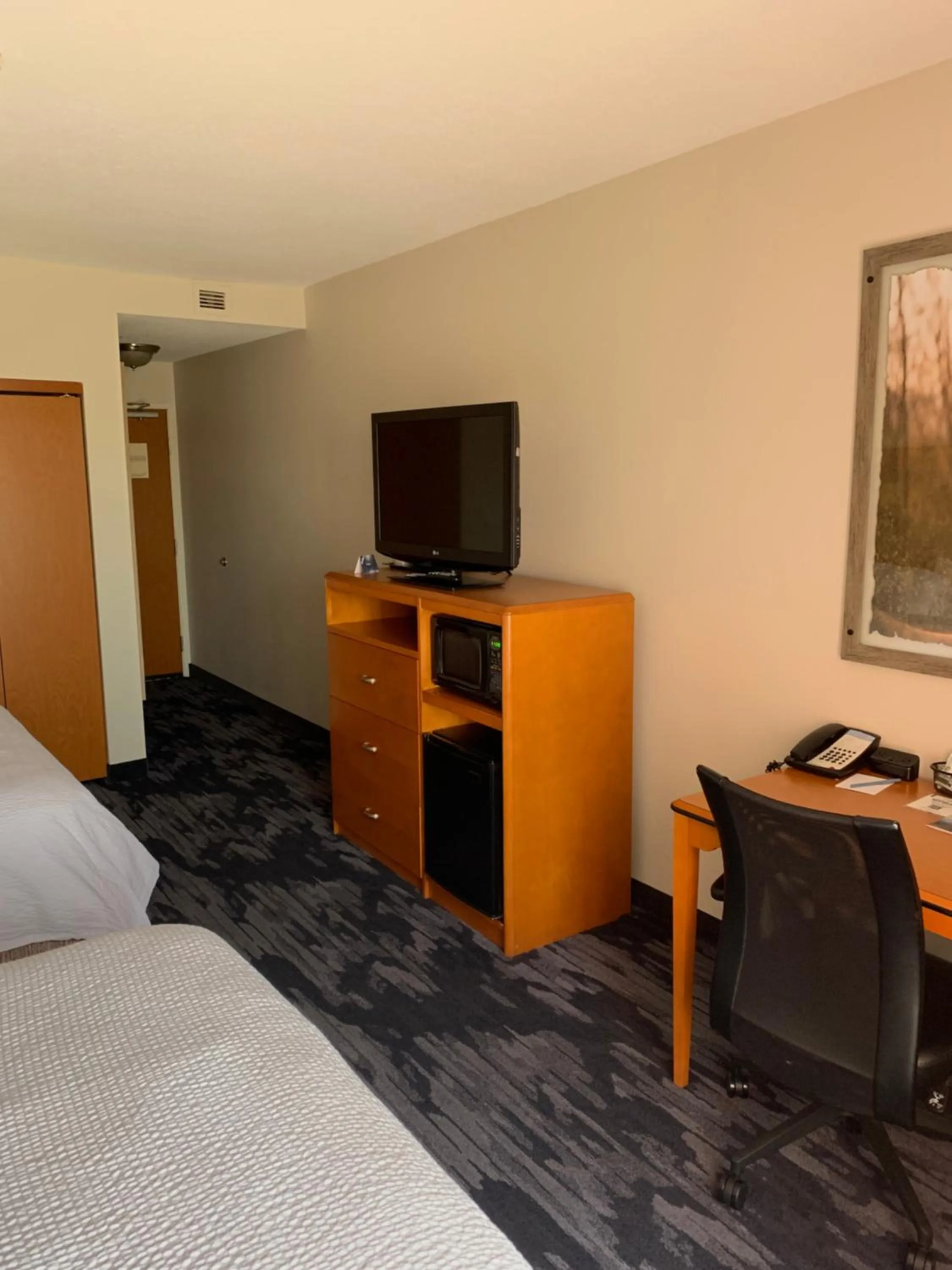 Bed in Fairfield Inn & Suites by Marriott Marietta