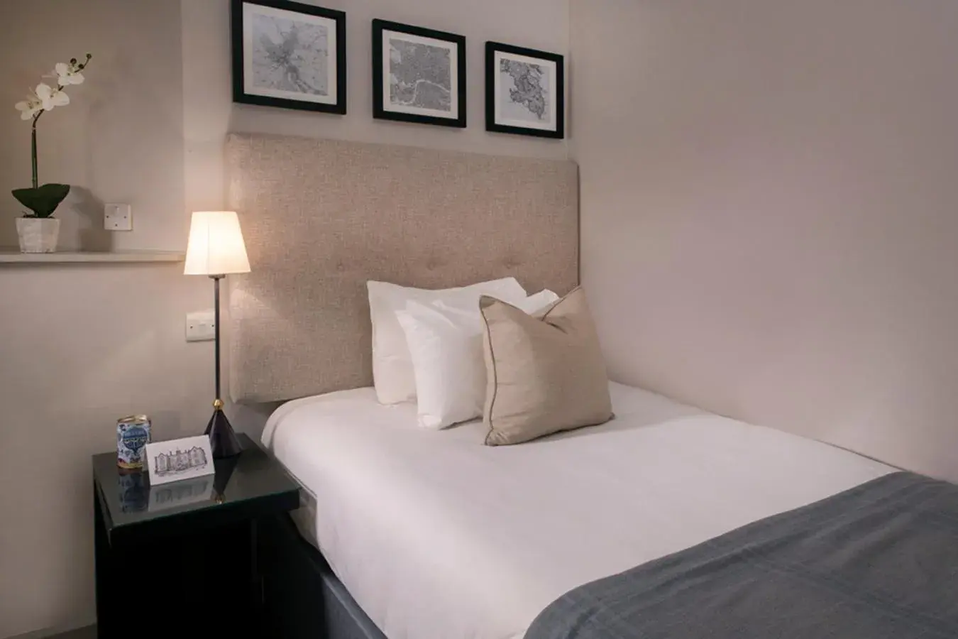 Deluxe Single Room in De Vere Latimer Estate Deluxe Single Room in De Vere Latimer Estate