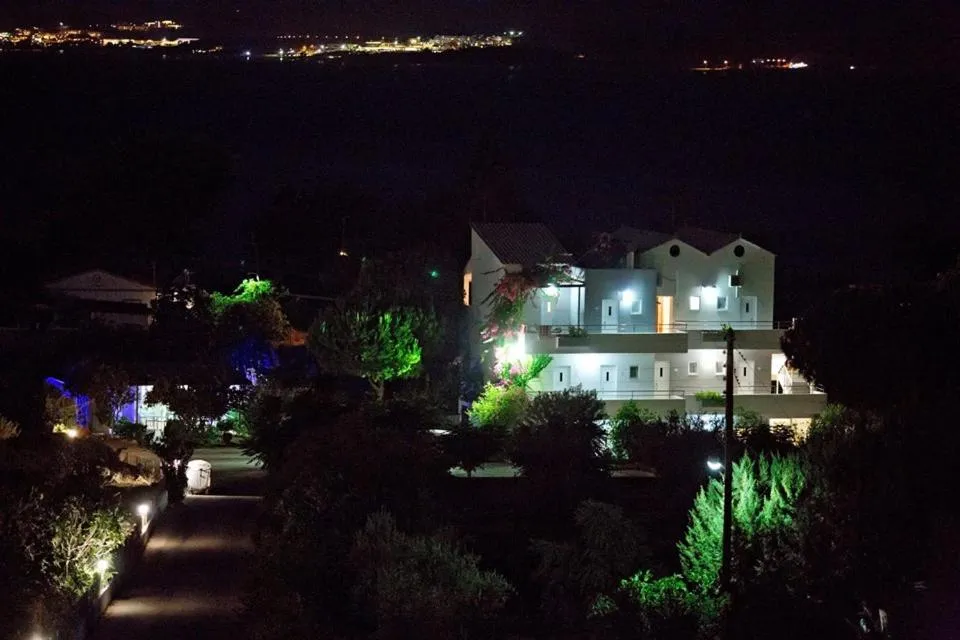 Property building in George Beach Studios