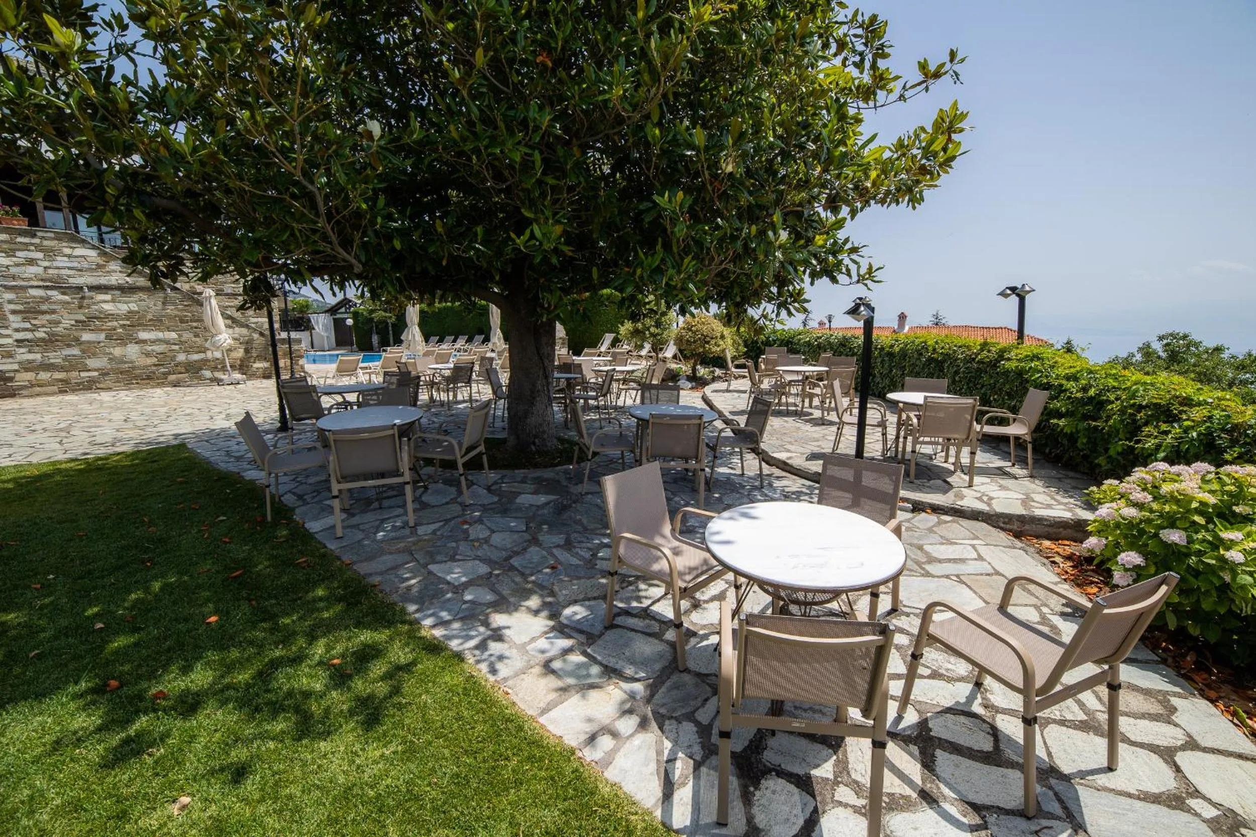 Day in Portaria Hotel