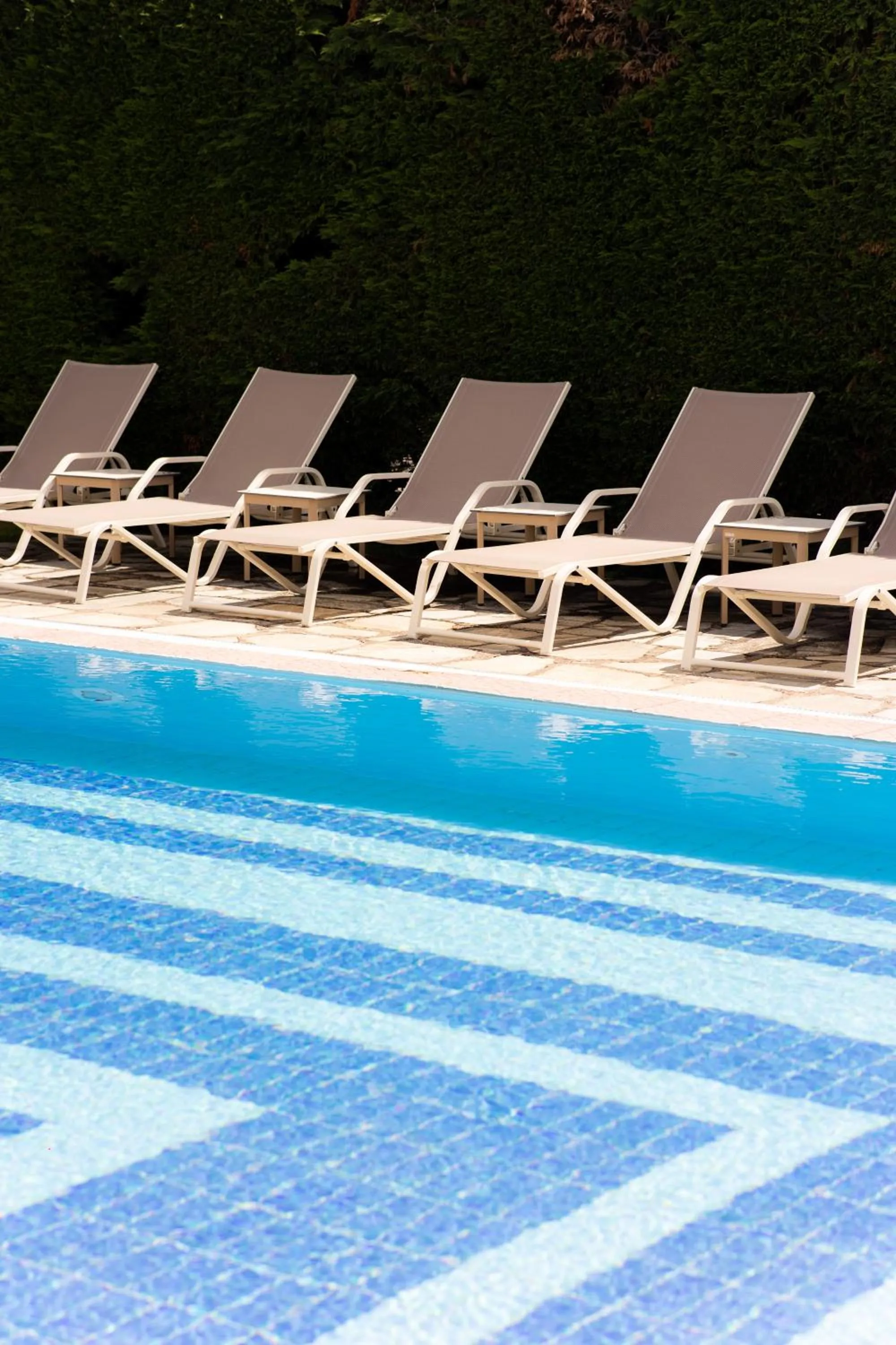 Swimming pool in Portaria Hotel