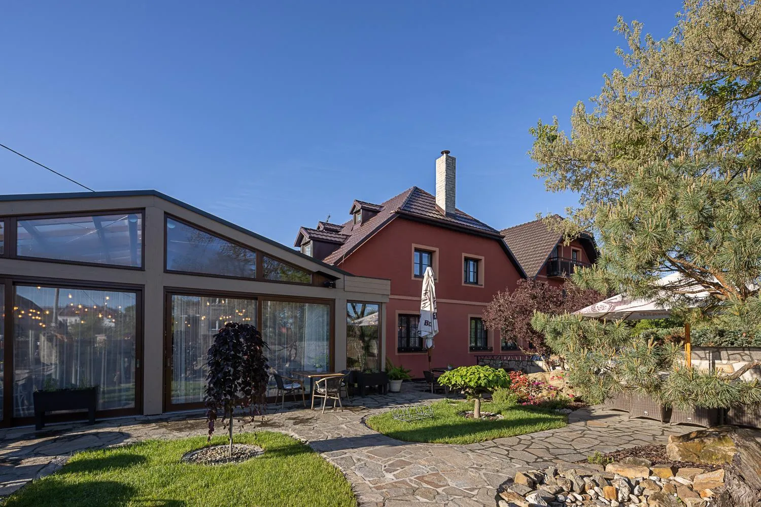 Property building in Hotel McLimon