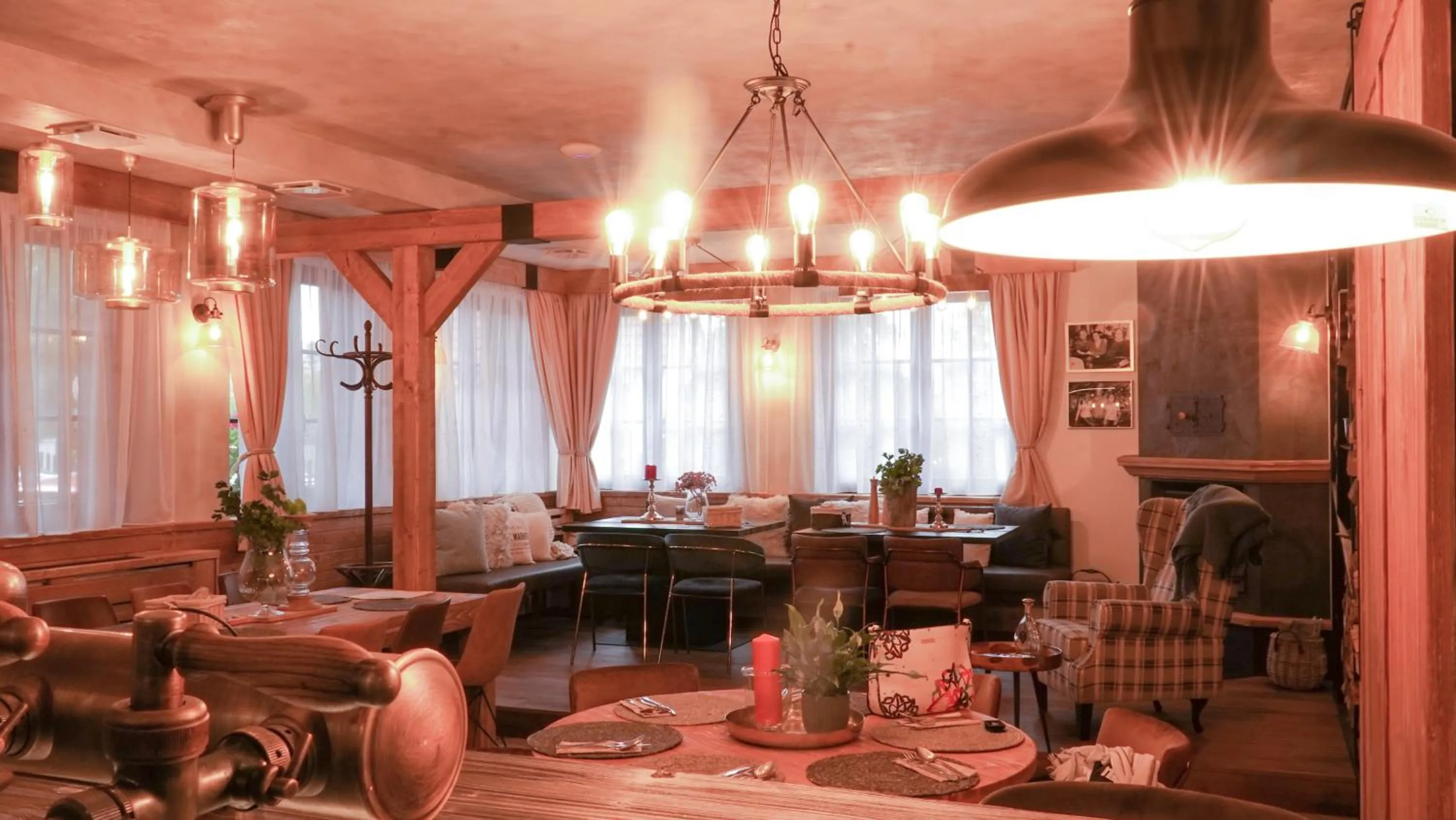 Restaurant/places to eat in Hotel McLimon