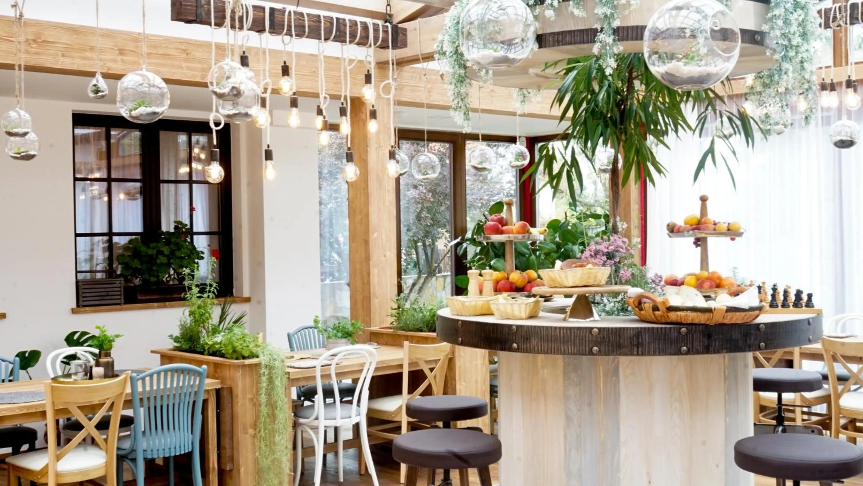 Restaurant/places to eat in Hotel McLimon