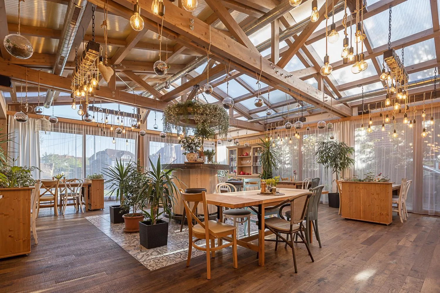 Restaurant/places to eat in Hotel McLimon