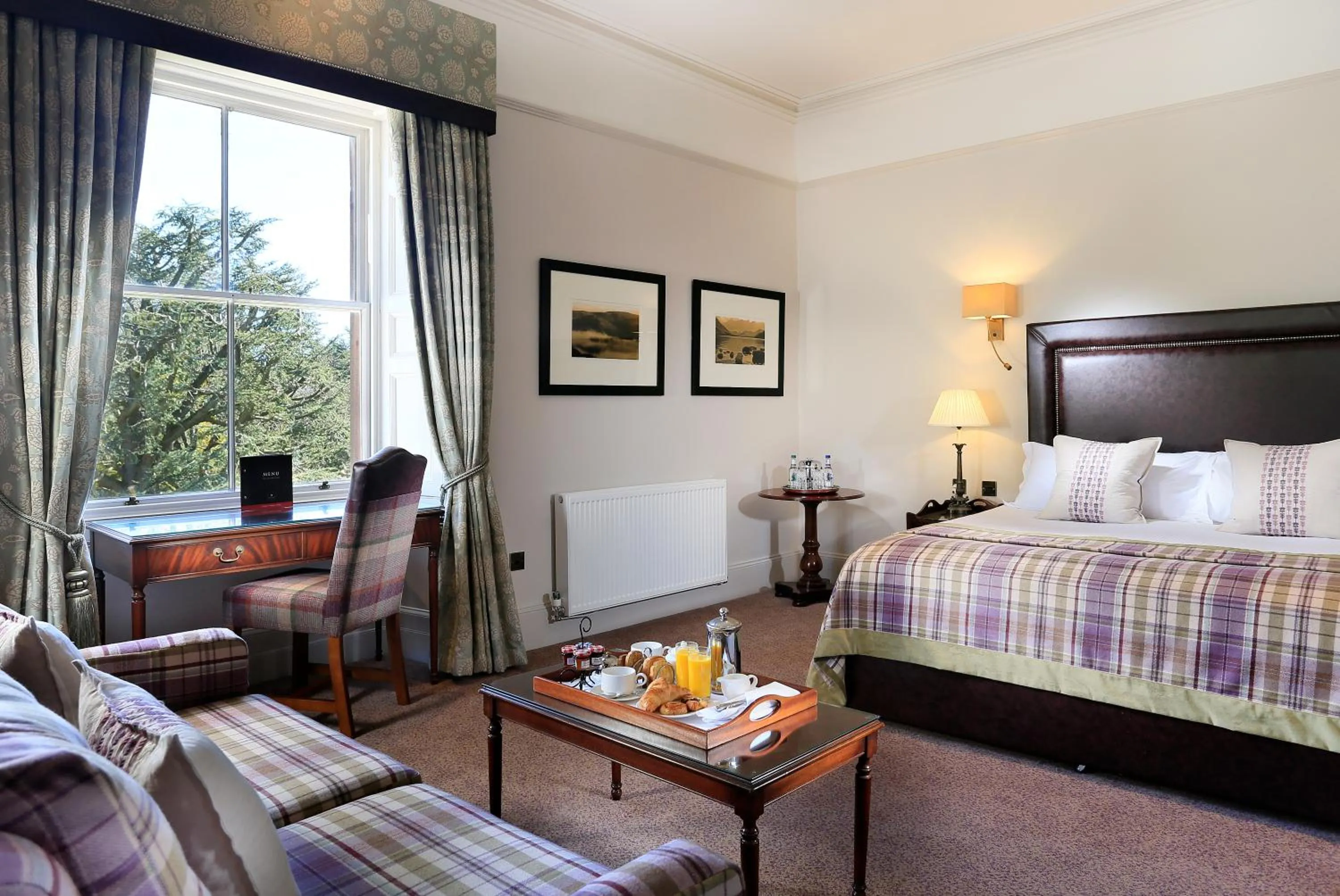 Bedroom, Bed in Macdonald Leeming House