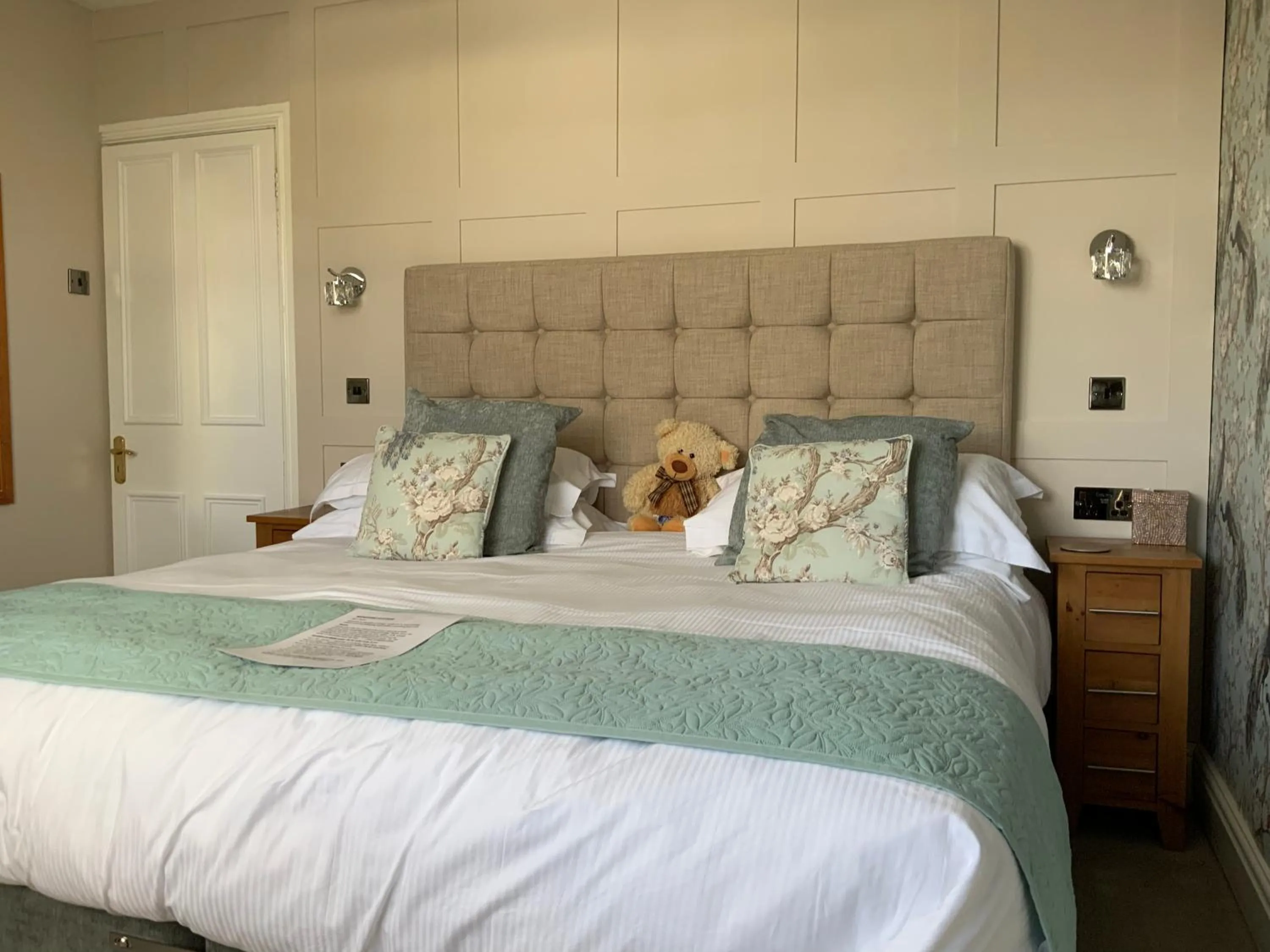 Bed in Montfort Cottage Guest House