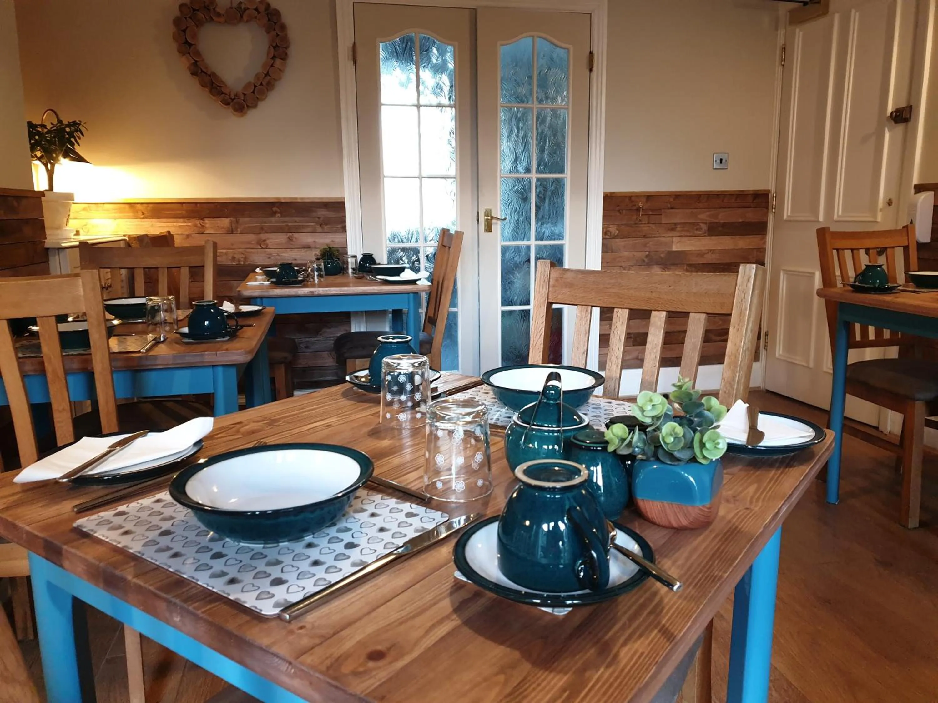 Restaurant/places to eat in Montfort Cottage Guest House