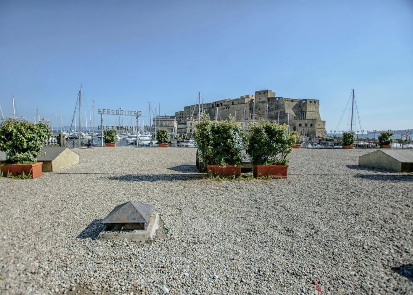 Nearby landmark in il faro di serapide