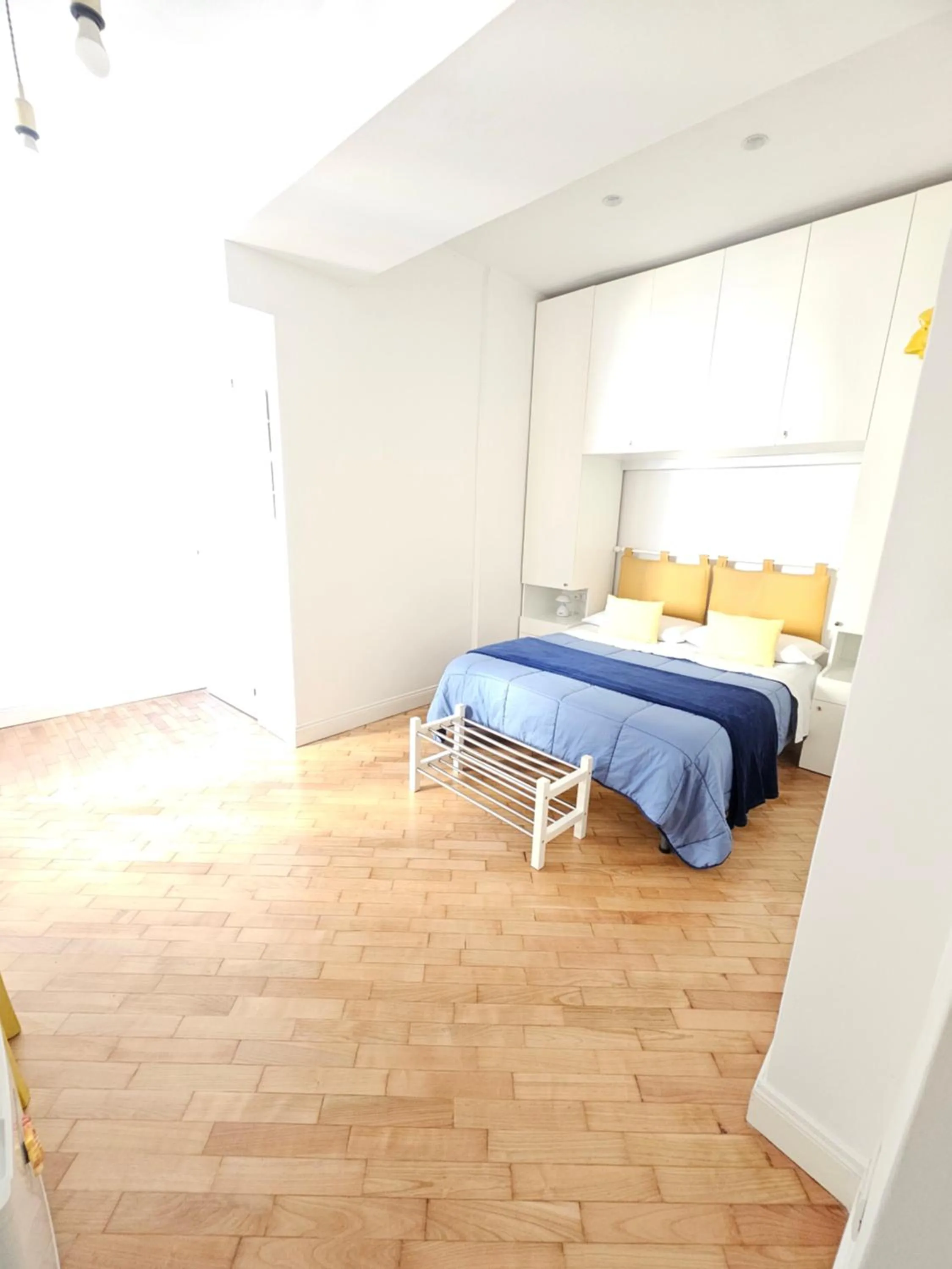 Property building, Bed in il faro di serapide