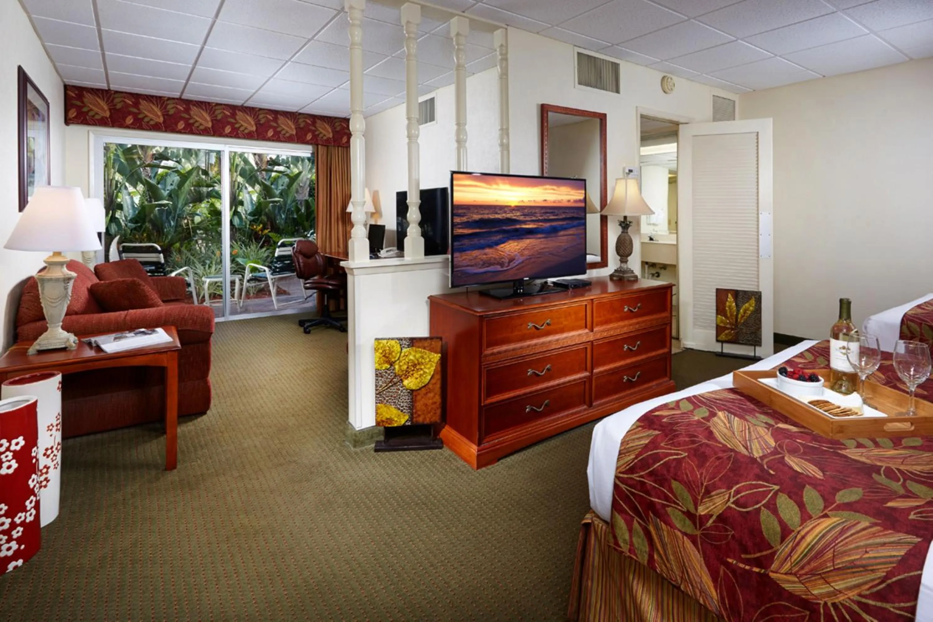 TV and multimedia, Bed in Best Western Naples Inn & Suites