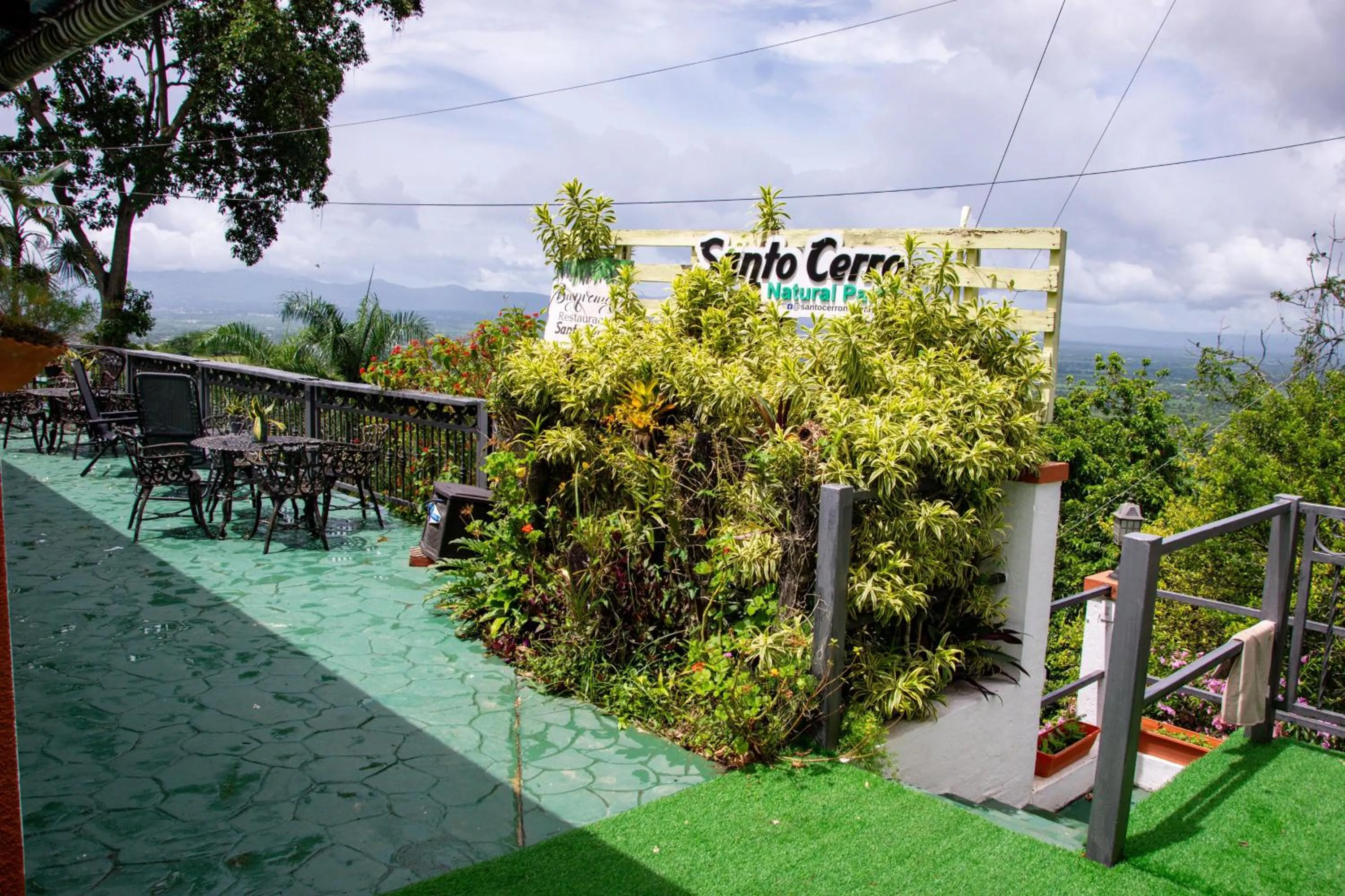 Hotel Santo Cerro Natural Park