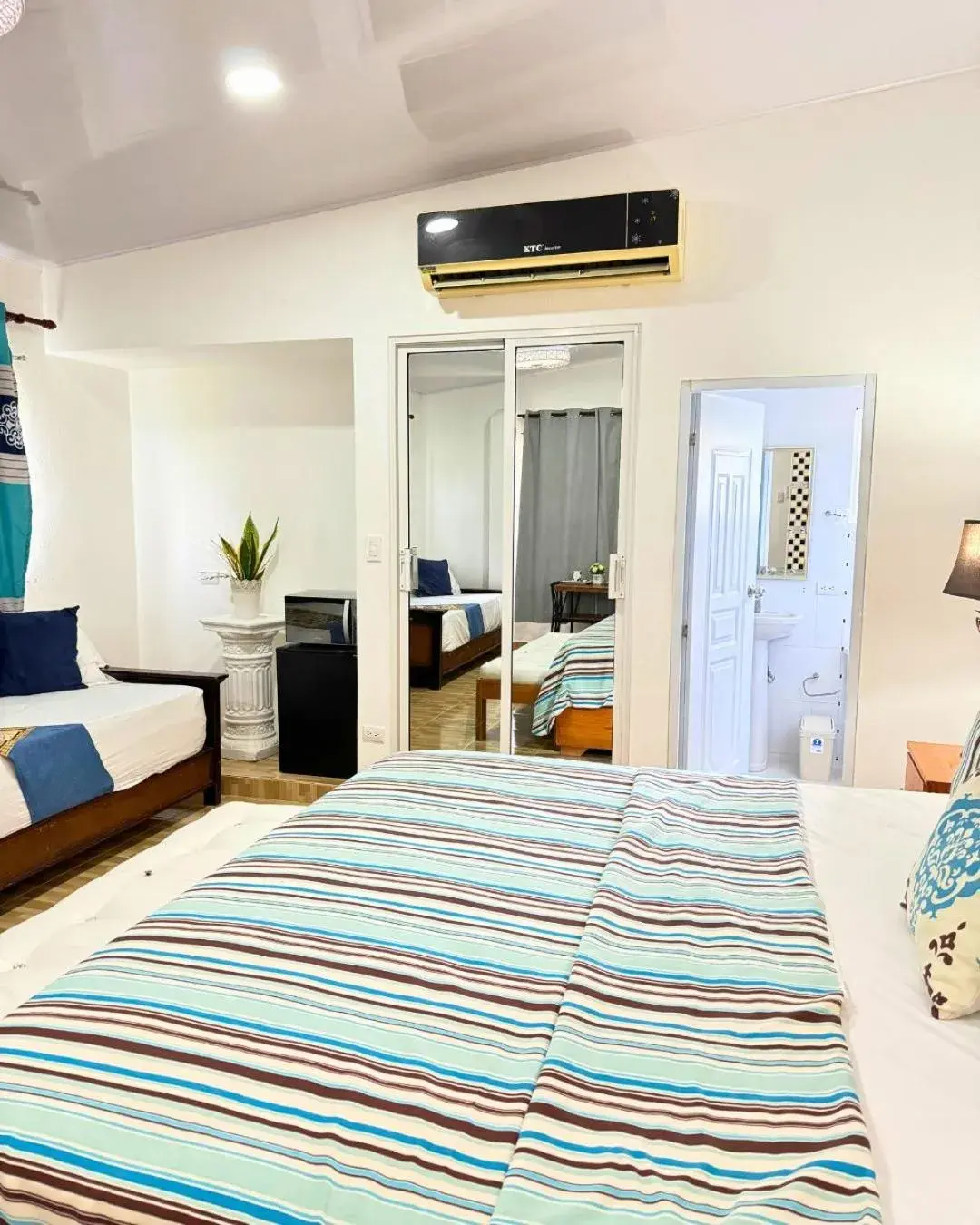 Luxury Quadruple Room in Hotel Santo Cerro Natural Park Luxury Quadruple Room in Hotel Santo Cerro Natural Park