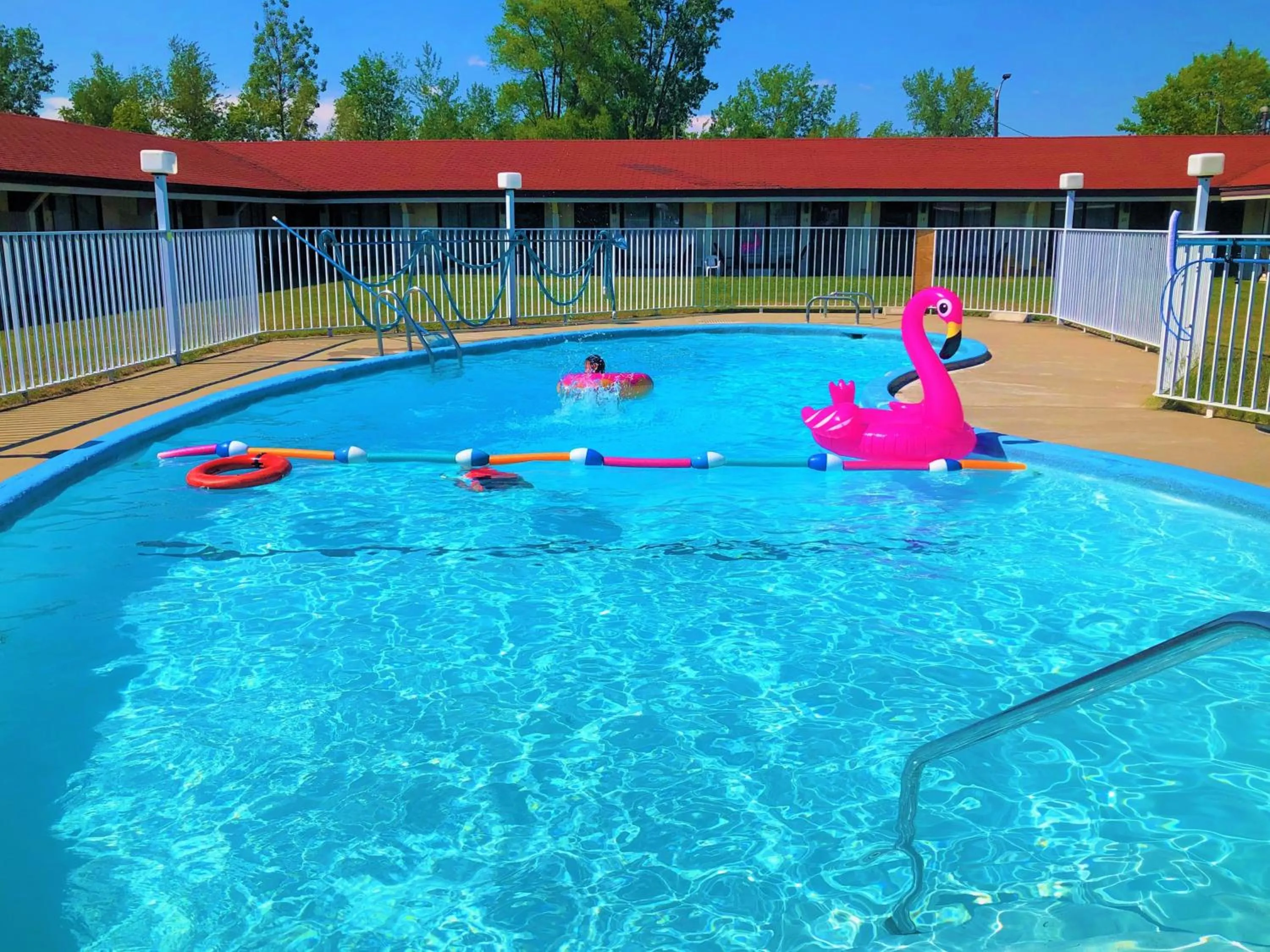 Pool view in Hotel Motel Bonsoir