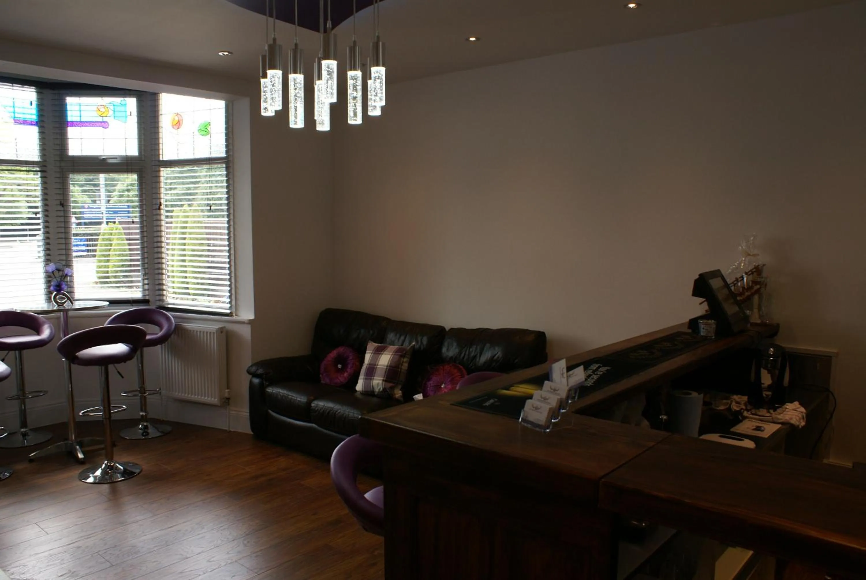 Lounge or bar in Loughborough Grange Guesthouse & Spa Treatments