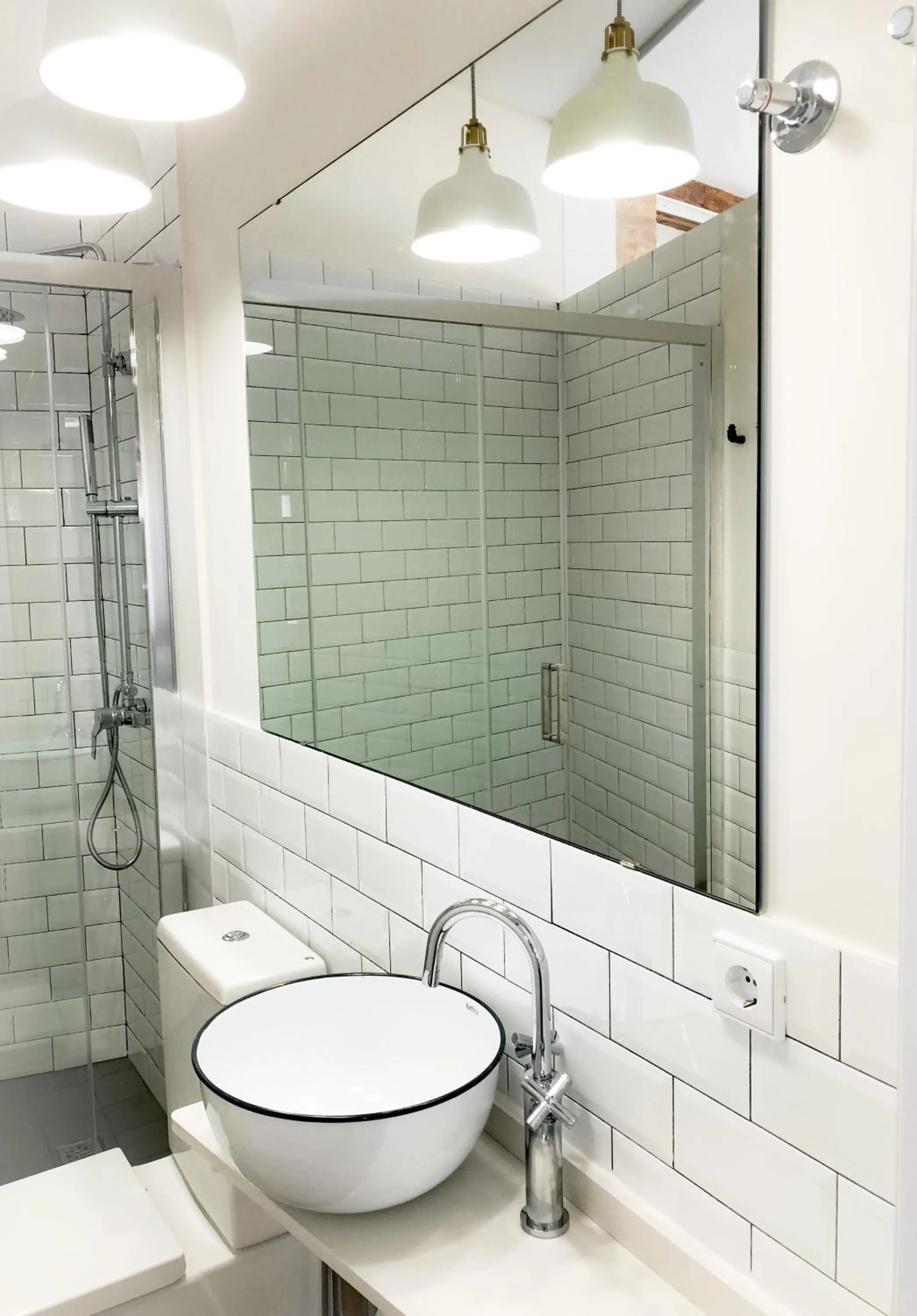 Shower in Casa del Patriarca