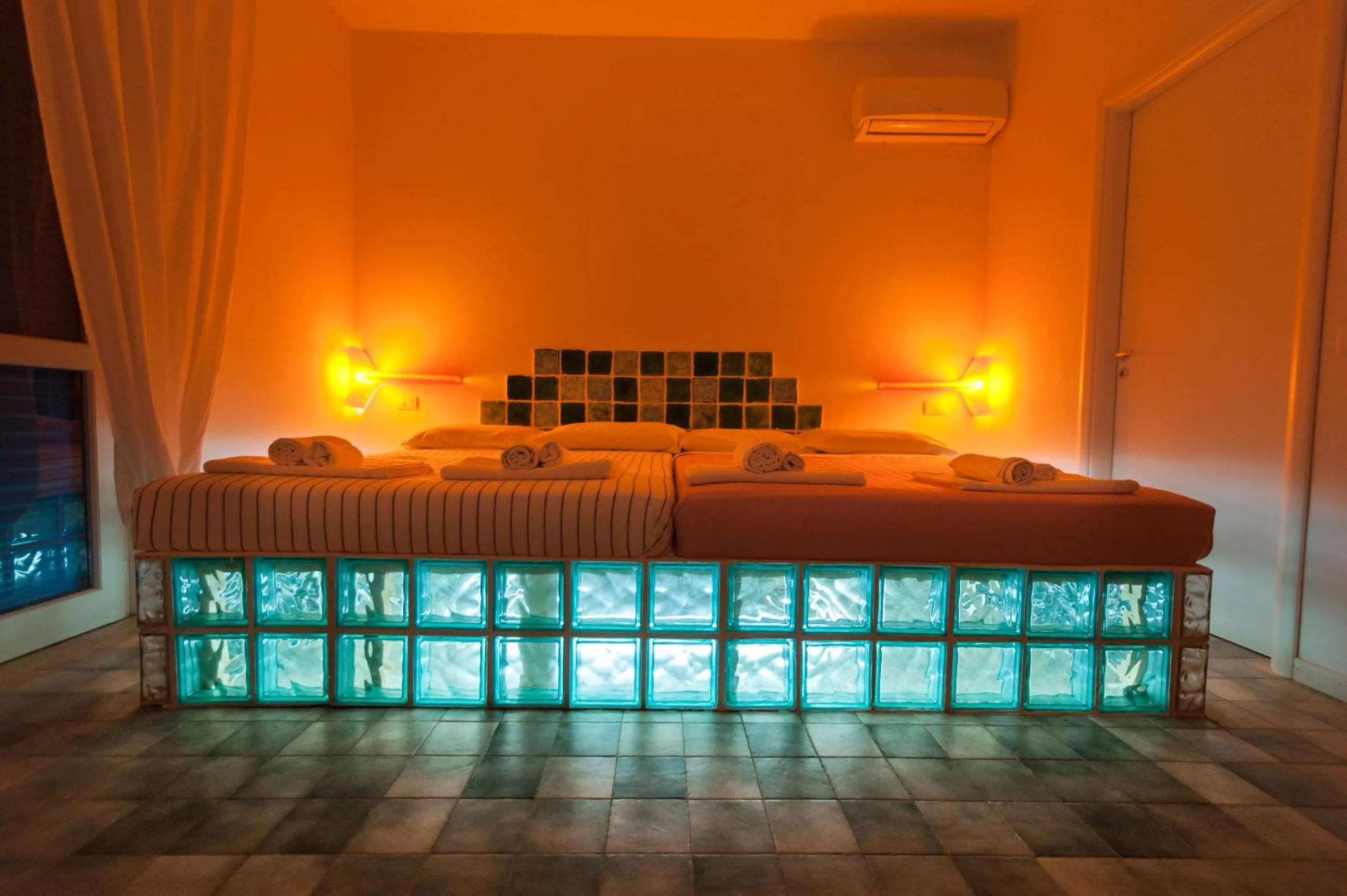 Decorative detail, Bed in Suite House L'Isola Che Non C'è