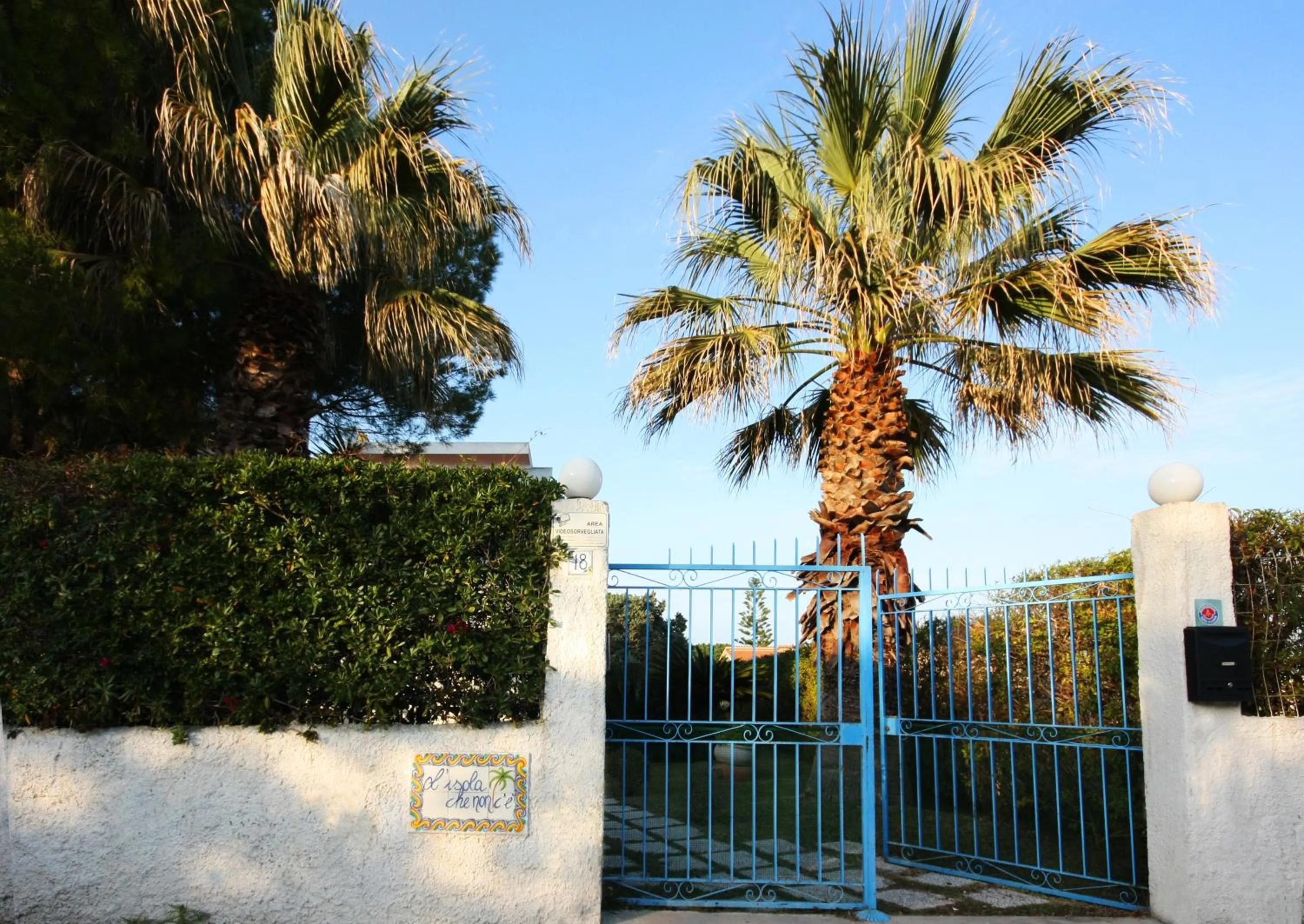 Facade/entrance in Suite House L'Isola Che Non C'è
