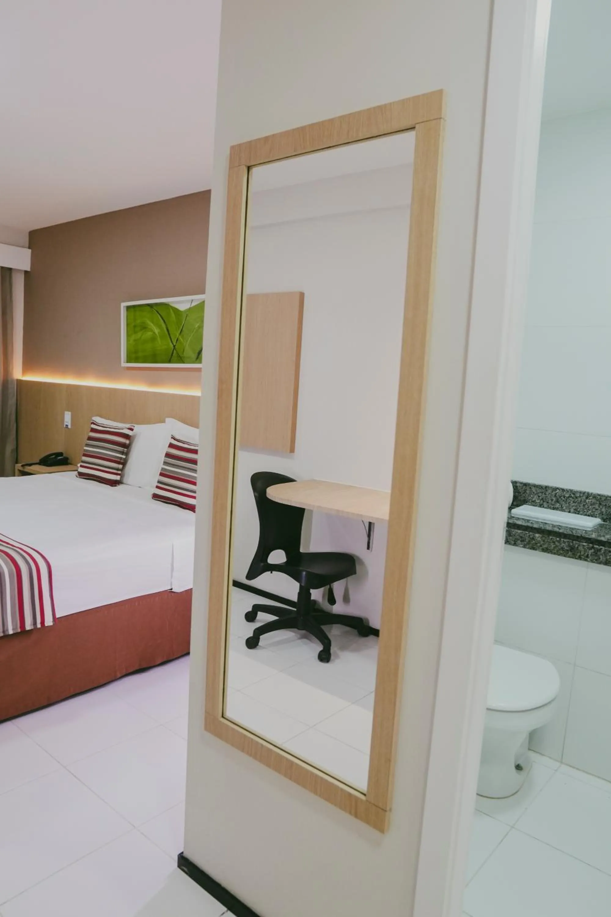 Bedroom, Bed in SLZ Lagoa Hotel