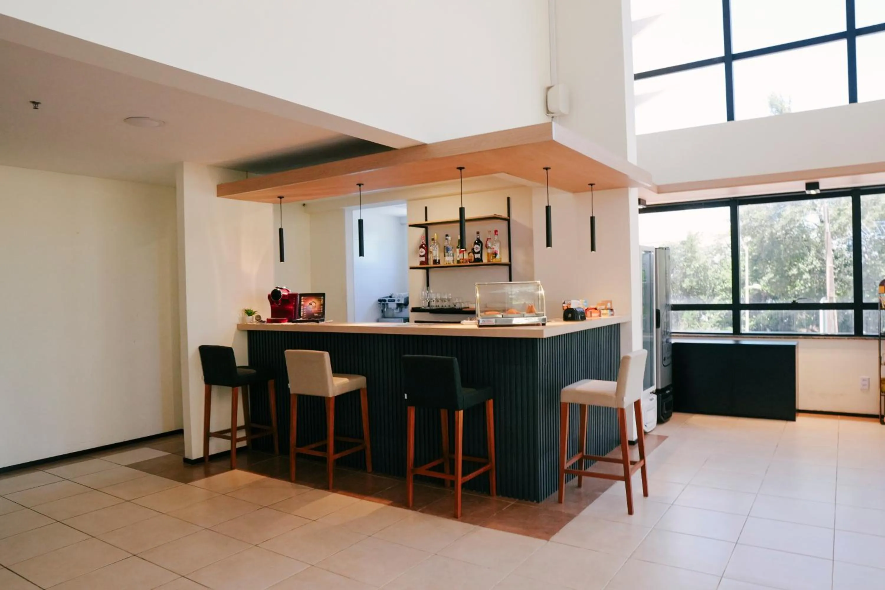 Lounge or bar in SLZ Lagoa Hotel