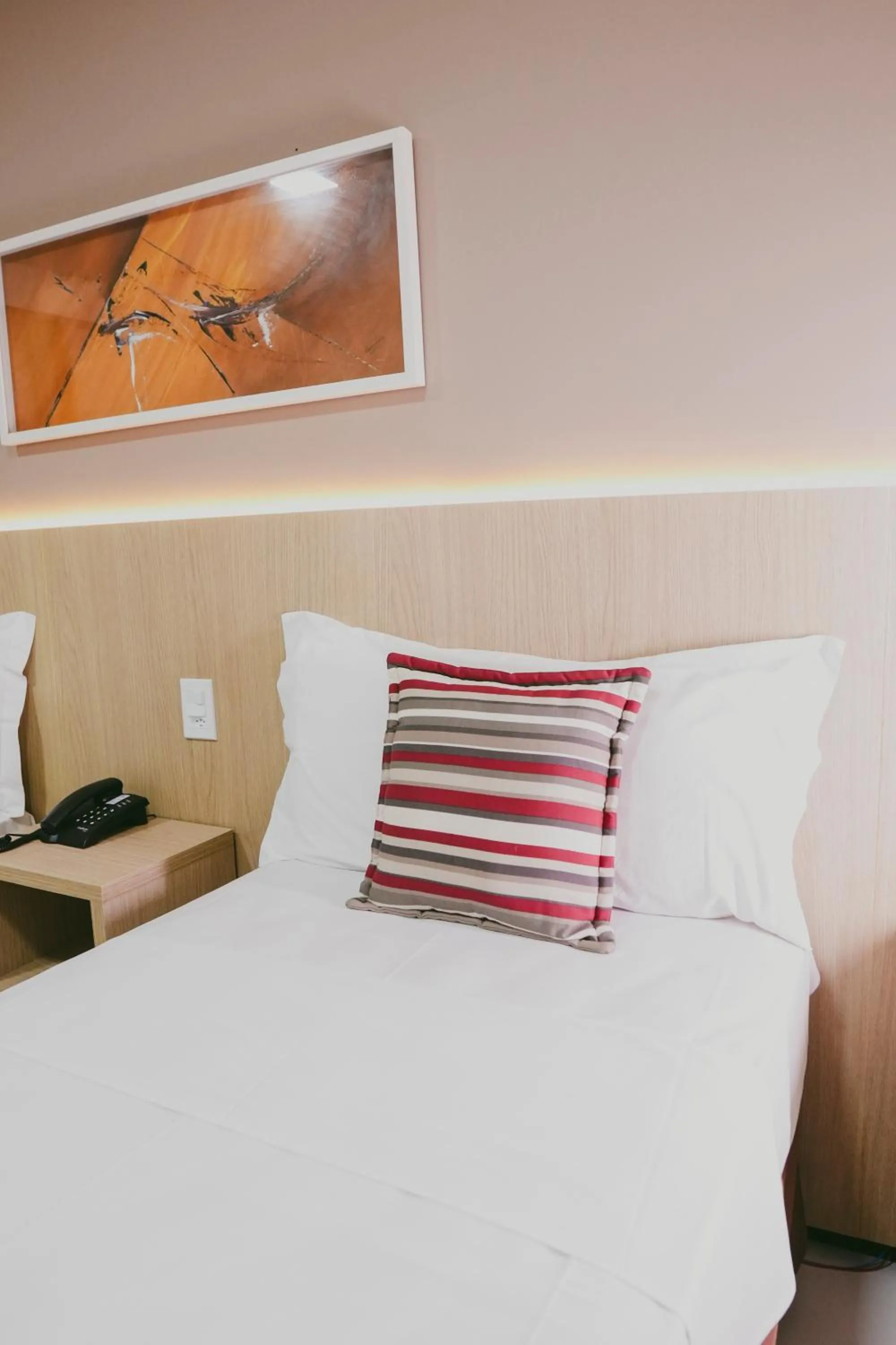 Bed in SLZ Lagoa Hotel