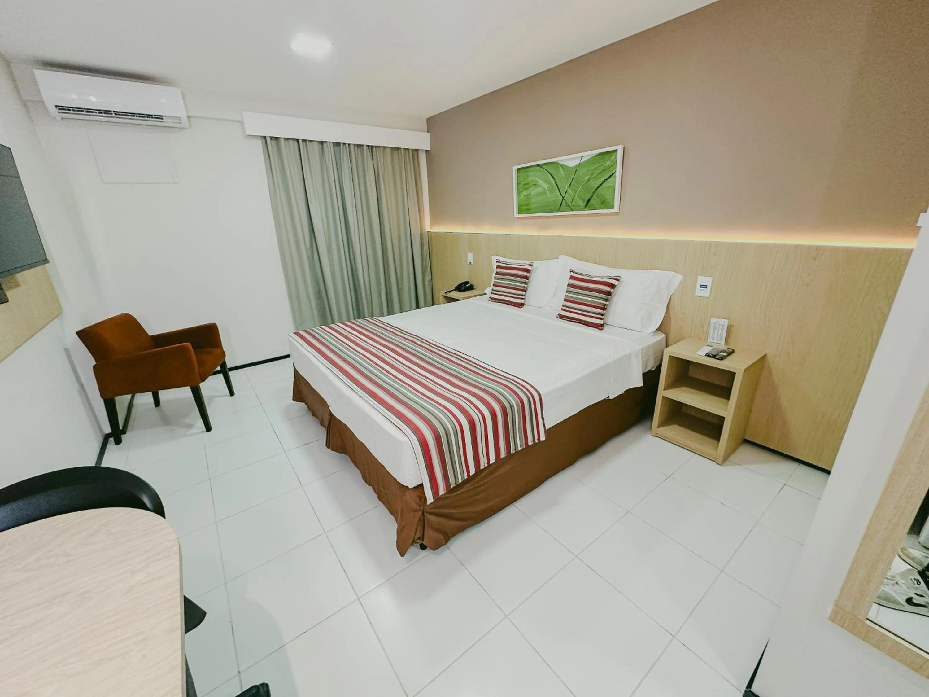 Bedroom, Bed in SLZ Lagoa Hotel